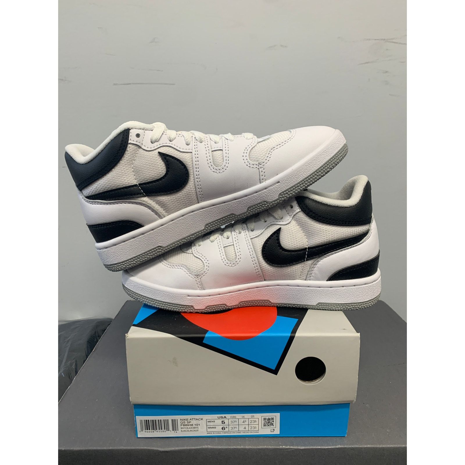Nike Nike Mac Attack SQ SP White Black Size 5 BRAND NEW SHIPS NOW Size US 5 / EU 37 - 5 Thumbnail