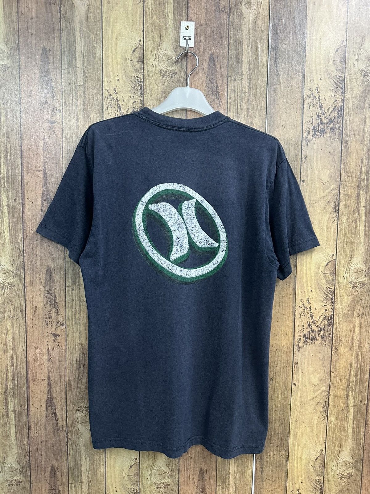 Vintage Hurley Center Logo Tshirt A484