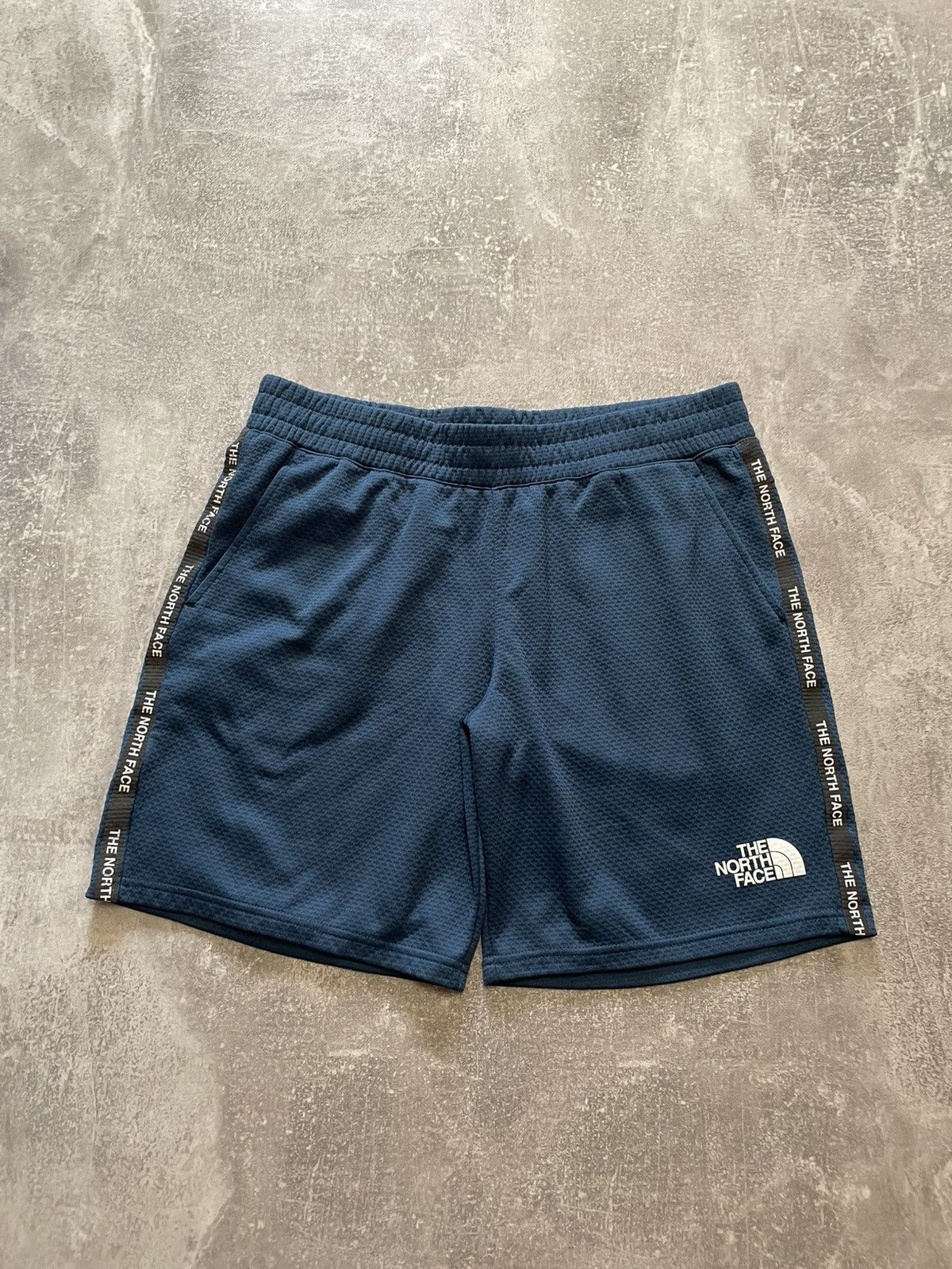 The North Face The North Face Shorts Size L Size US 34 / EU 50 - 1 Thumbnail