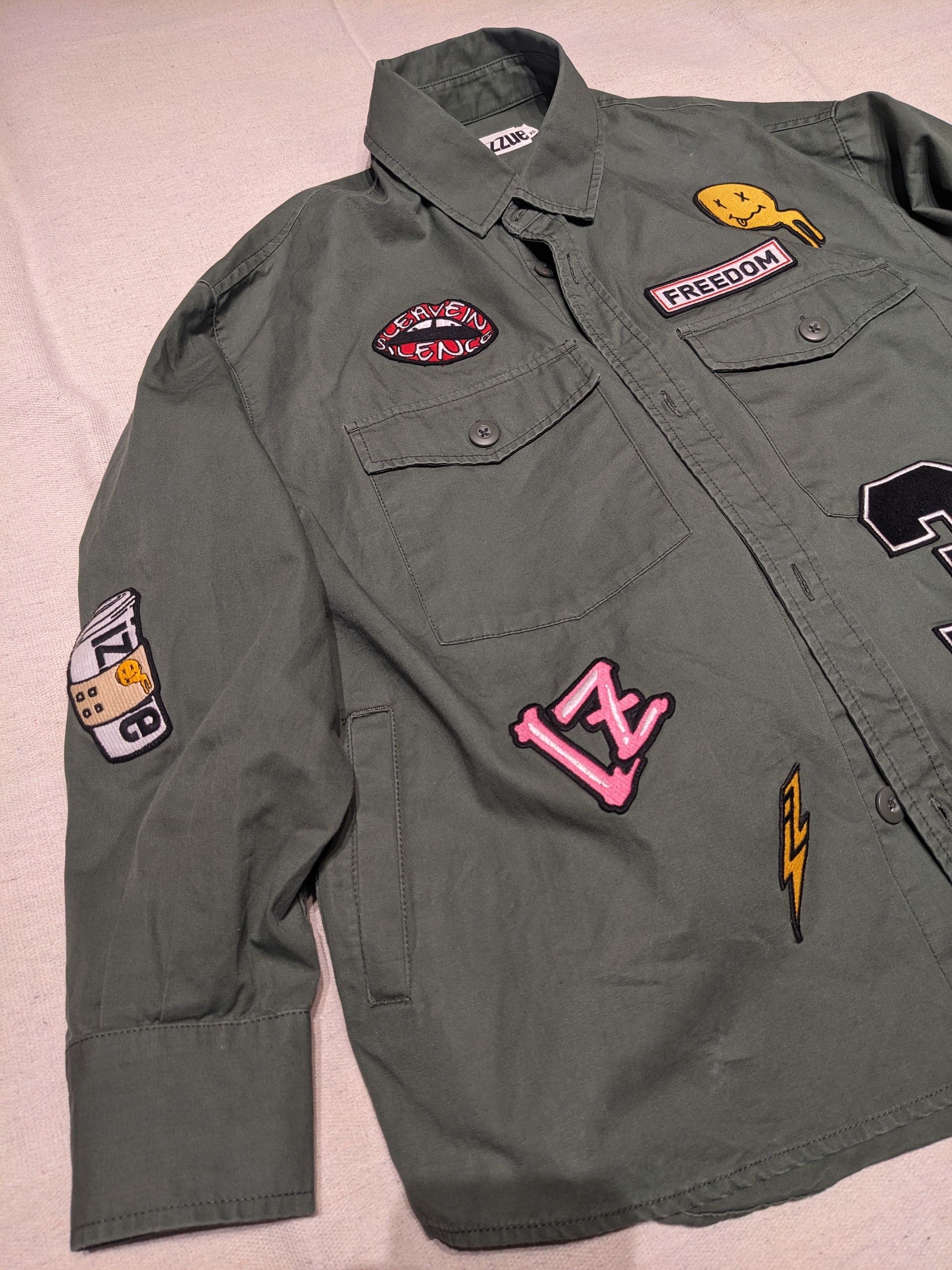 izzue Izzue Button Up Military Shirt w Patches mens S Size US S / EU 44-46 / 1 - 3 Thumbnail