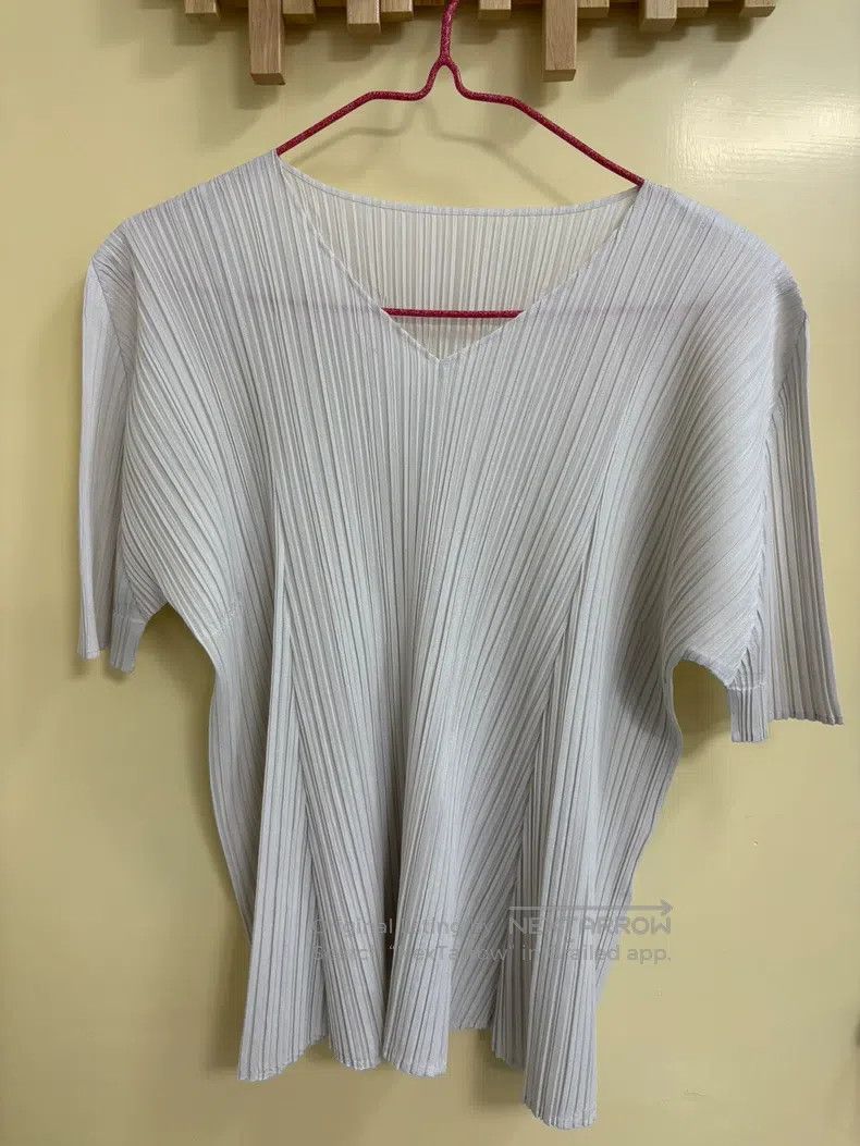 Issey Miyake Issey Miyake Cream Top Size L / US 10 / IT 46 - 2 Thumbnail