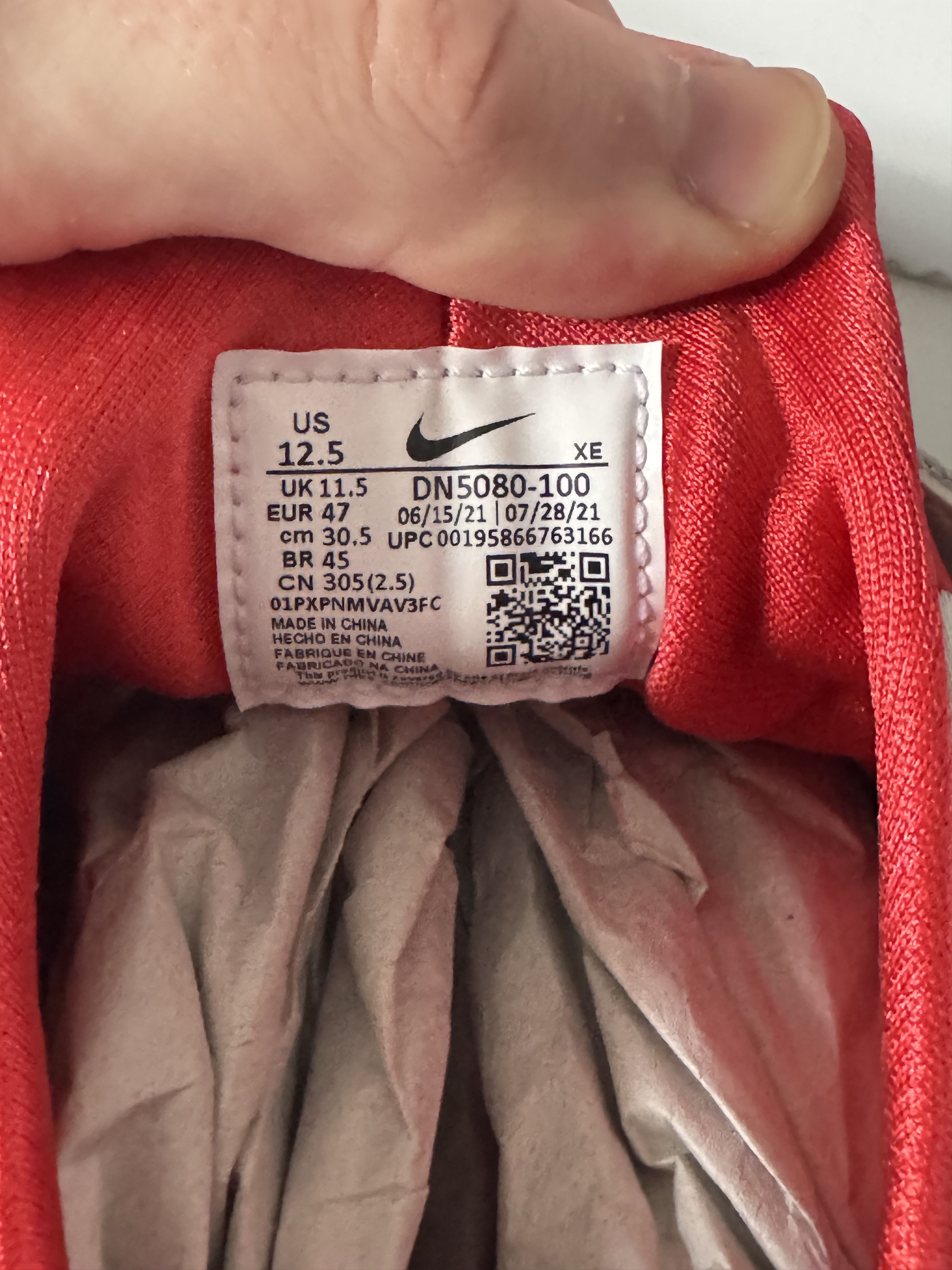 Nike Nike X Liverpool Hurache Size US 12.5 / EU 45-46 - 9 Thumbnail
