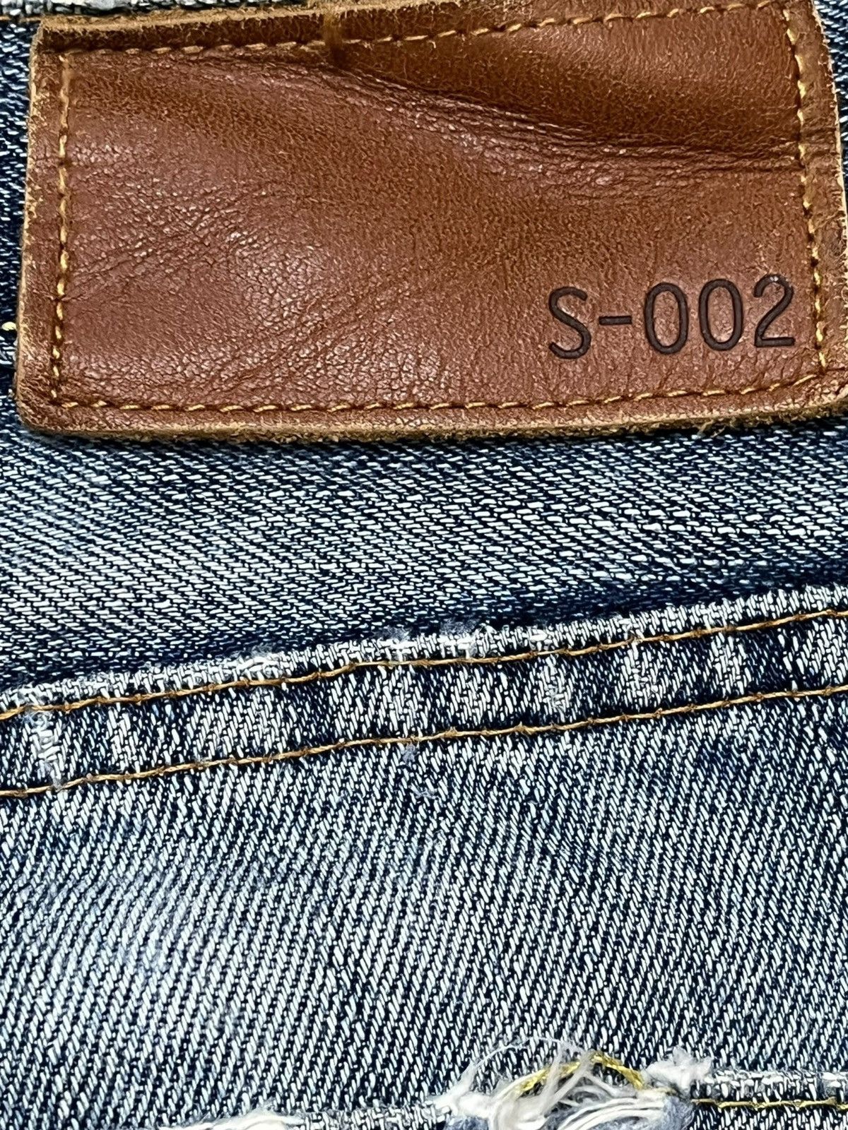 Uniqlo Vintage Uniqlo S-002 Faded Distressed Denim Size US 33 - 7 Thumbnail