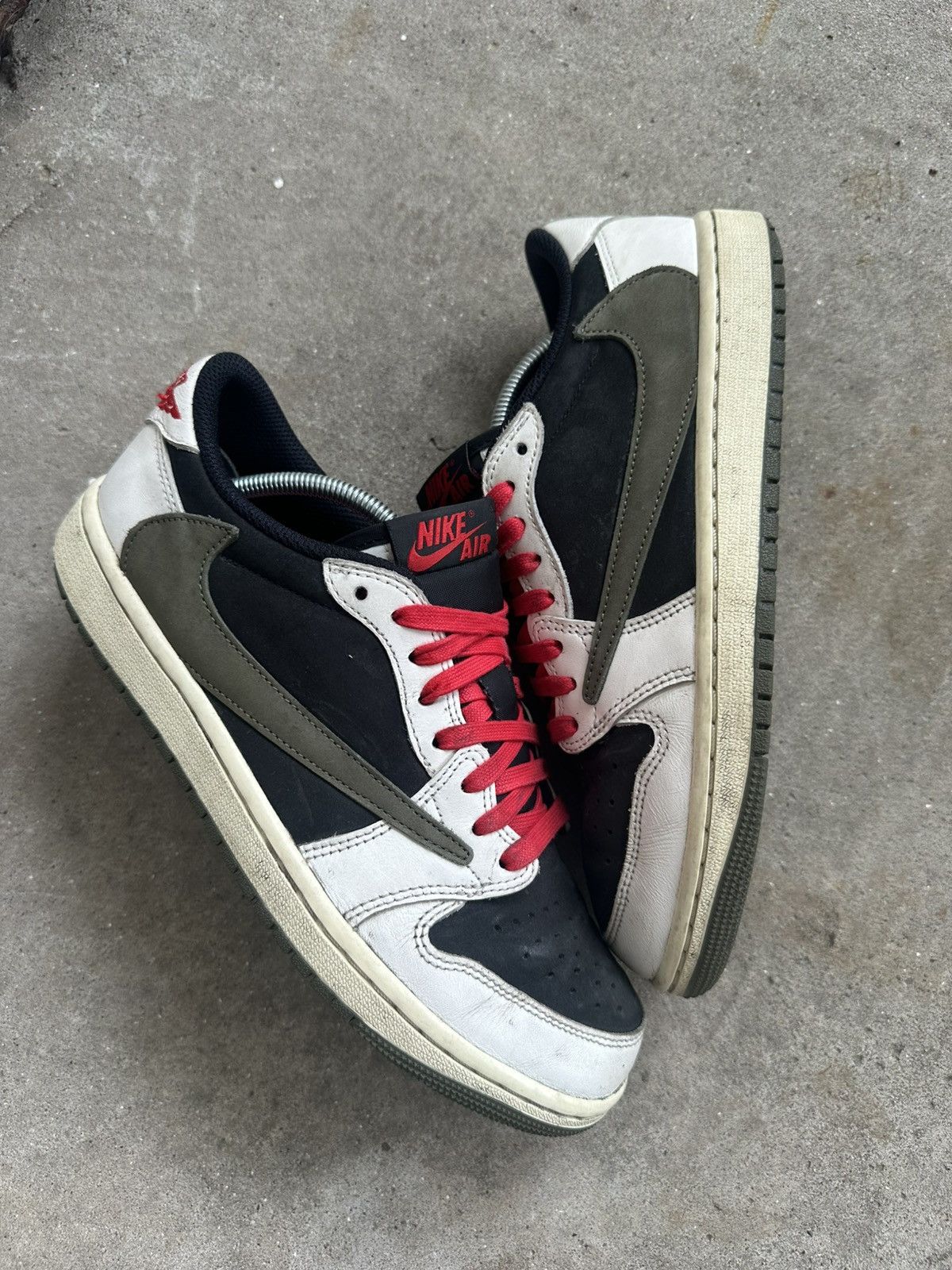 Jordan Brand × Travis Scott Air Jordan 1 Retro Low Travis Scott Olive size 9w 7.5m Size US 7.5 / EU 40-41 - 1 Thumbnail