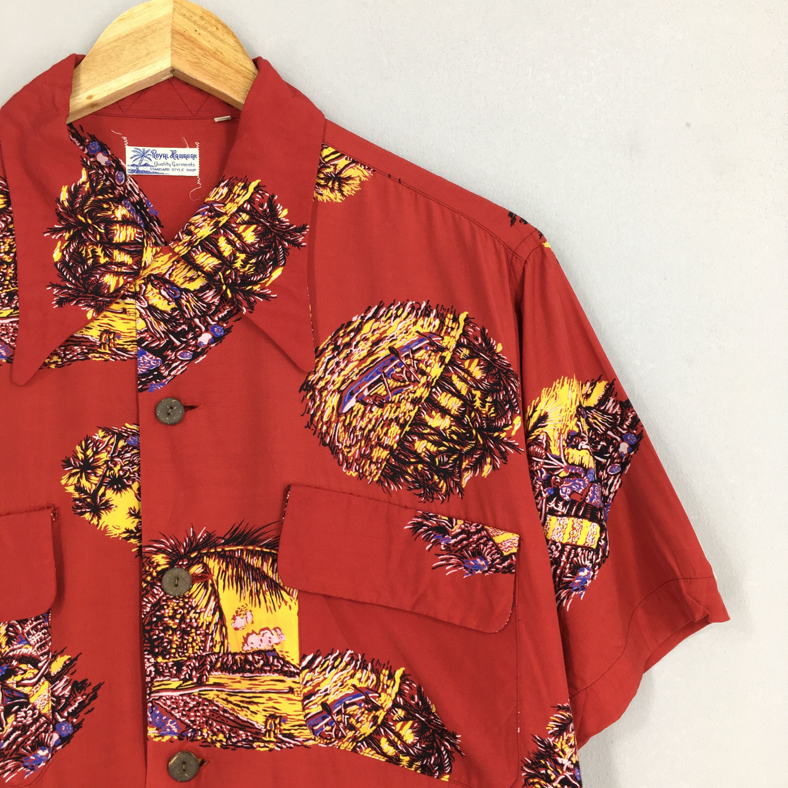 Vintage Vintage 1980s Royal Hawaiian Red Surfing Beach Rayon Shirt M Size US M / EU 48-50 / 2 - 2 Thumbnail