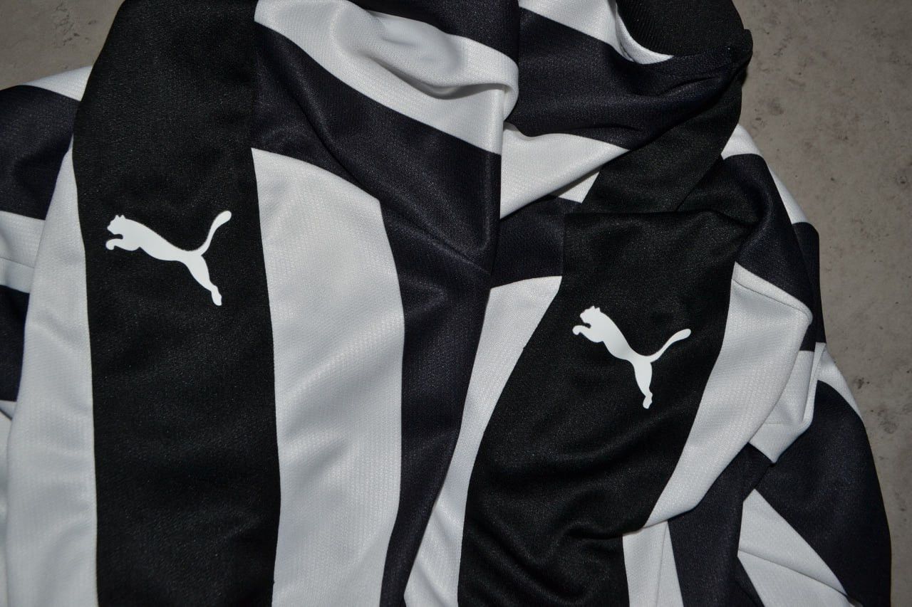 Puma Puma Newcastle United Home football shirt Jersey Size XL Size US XL / EU 56 / 4 - 6 Thumbnail