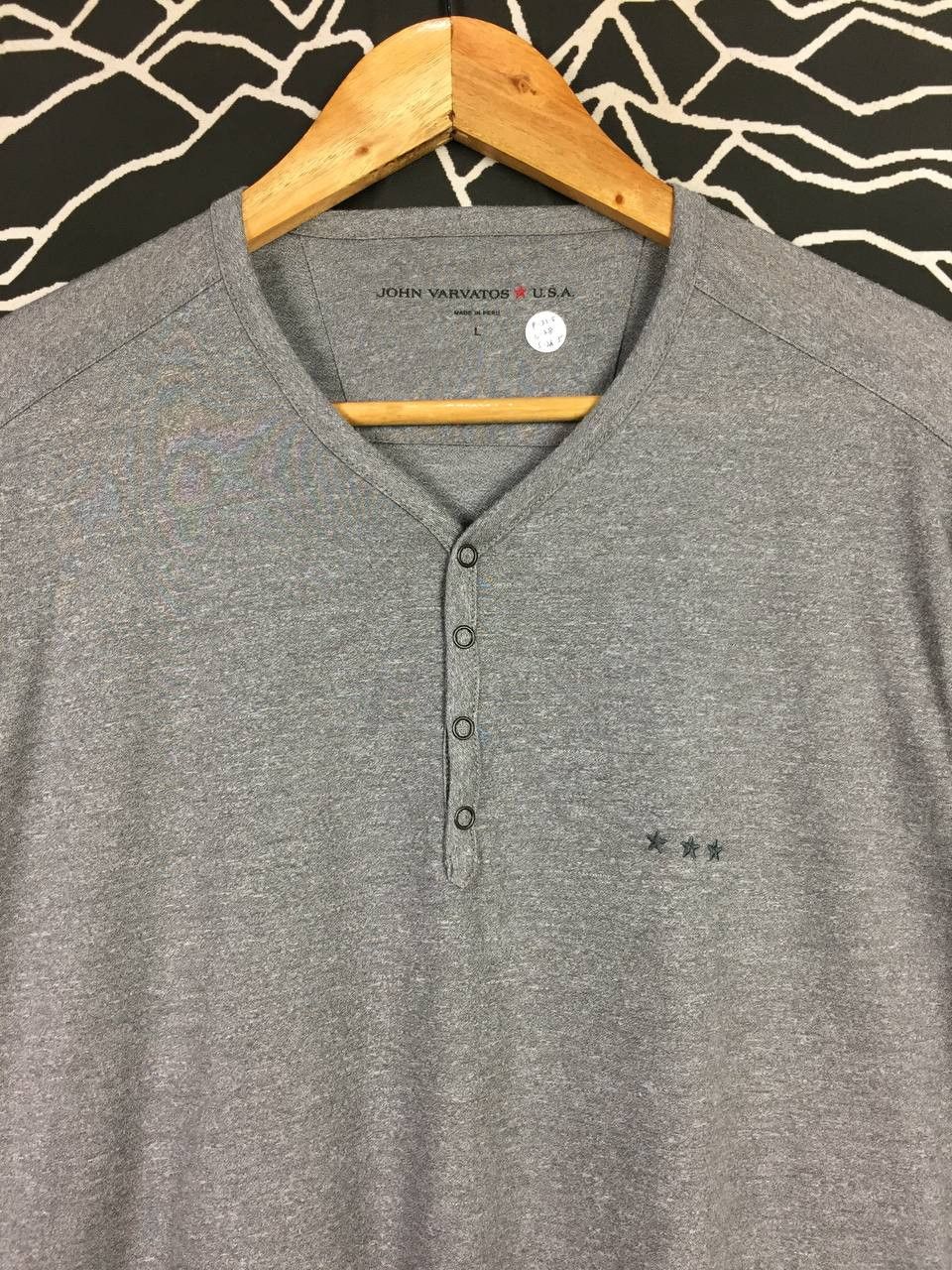 John Varvatos John Varvatos USA Stars Logo Long Sleeve Henley Tee Size US L / EU 52-54 / 3 - 3 Thumbnail