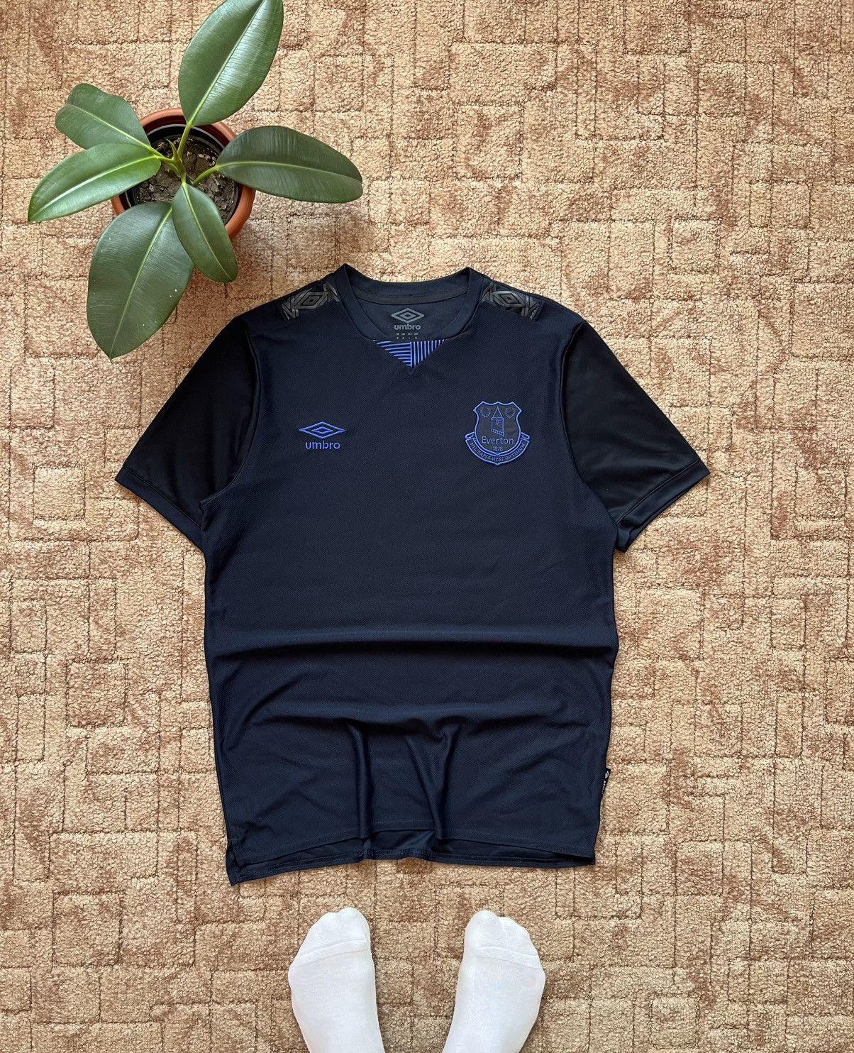 Umbro Everton FC Umbro Blue Training Soccer Jersey Football Shirt Size US M / EU 48-50 / 2 - 1 Thumbnail