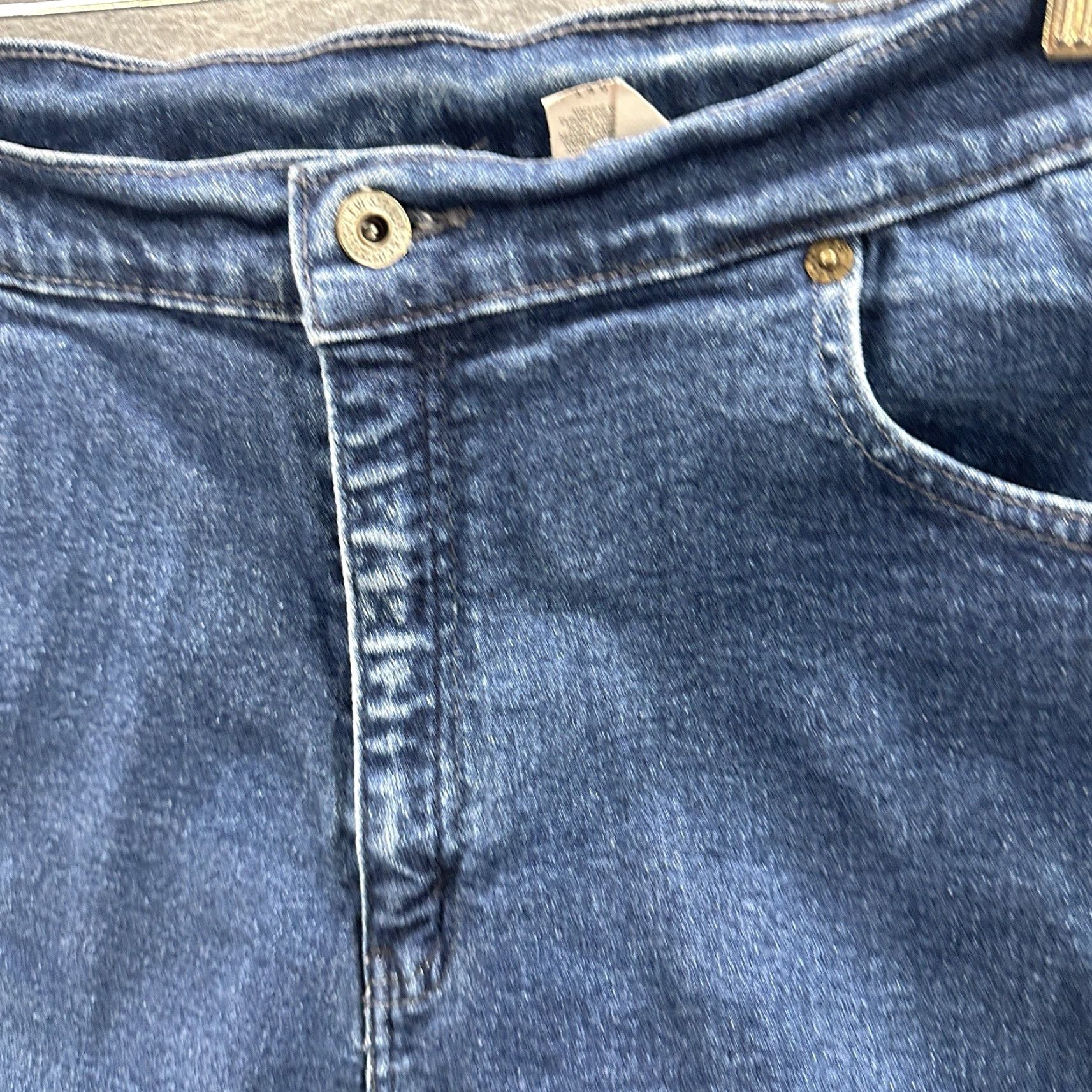 Levi's VINTAGE Levi's Dry Goods Shorts Womens 12 Denim Blue 5-Pocket Classic Fit Casual Summer 90s Womens Size 34" / US 12 / IT 48 - 7 Thumbnail