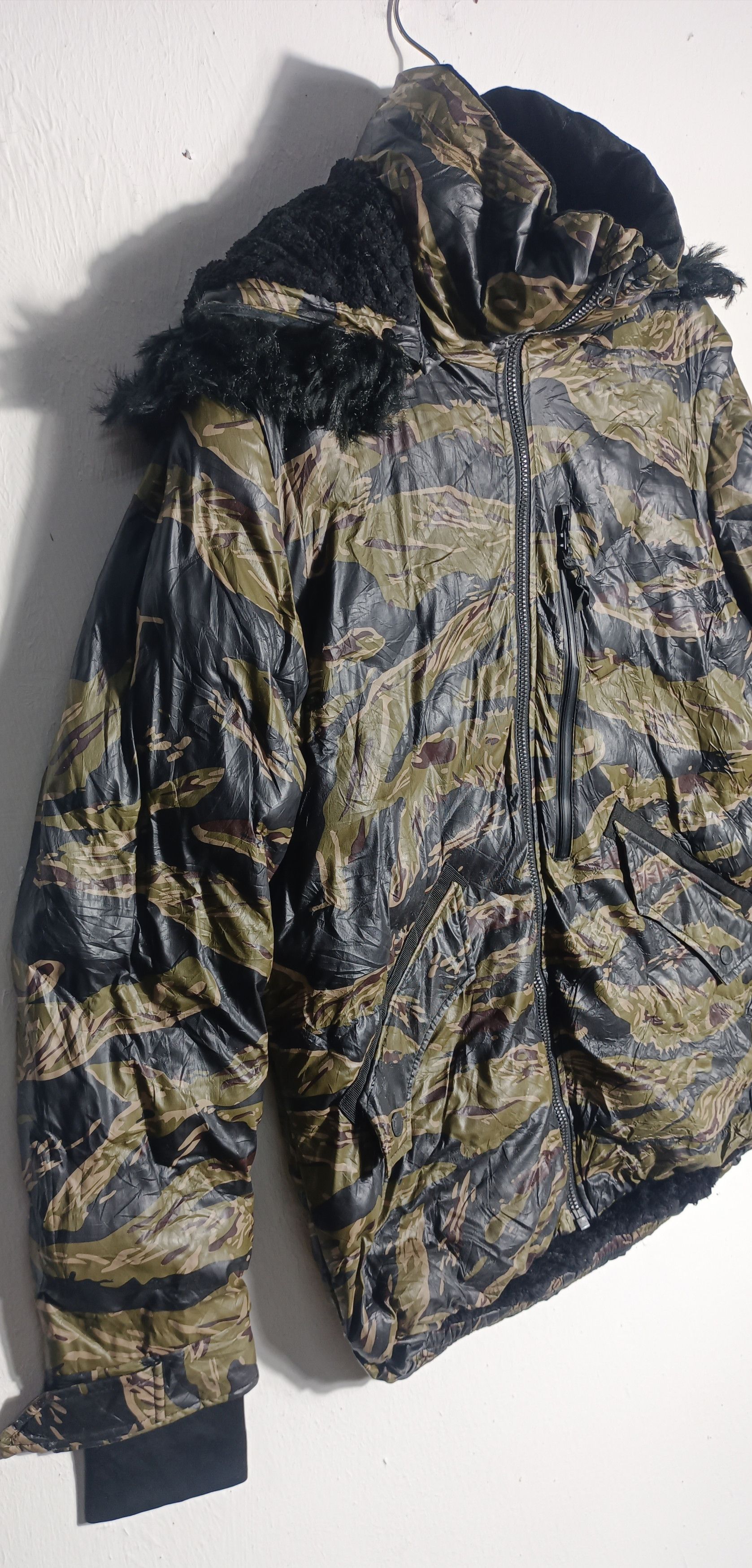 Japanese Brand × Outdoor Research × Vexed Generation 2000s Field Core 2 way Puffer Camo Size US XXL / EU 58 / 5 - 8 Thumbnail