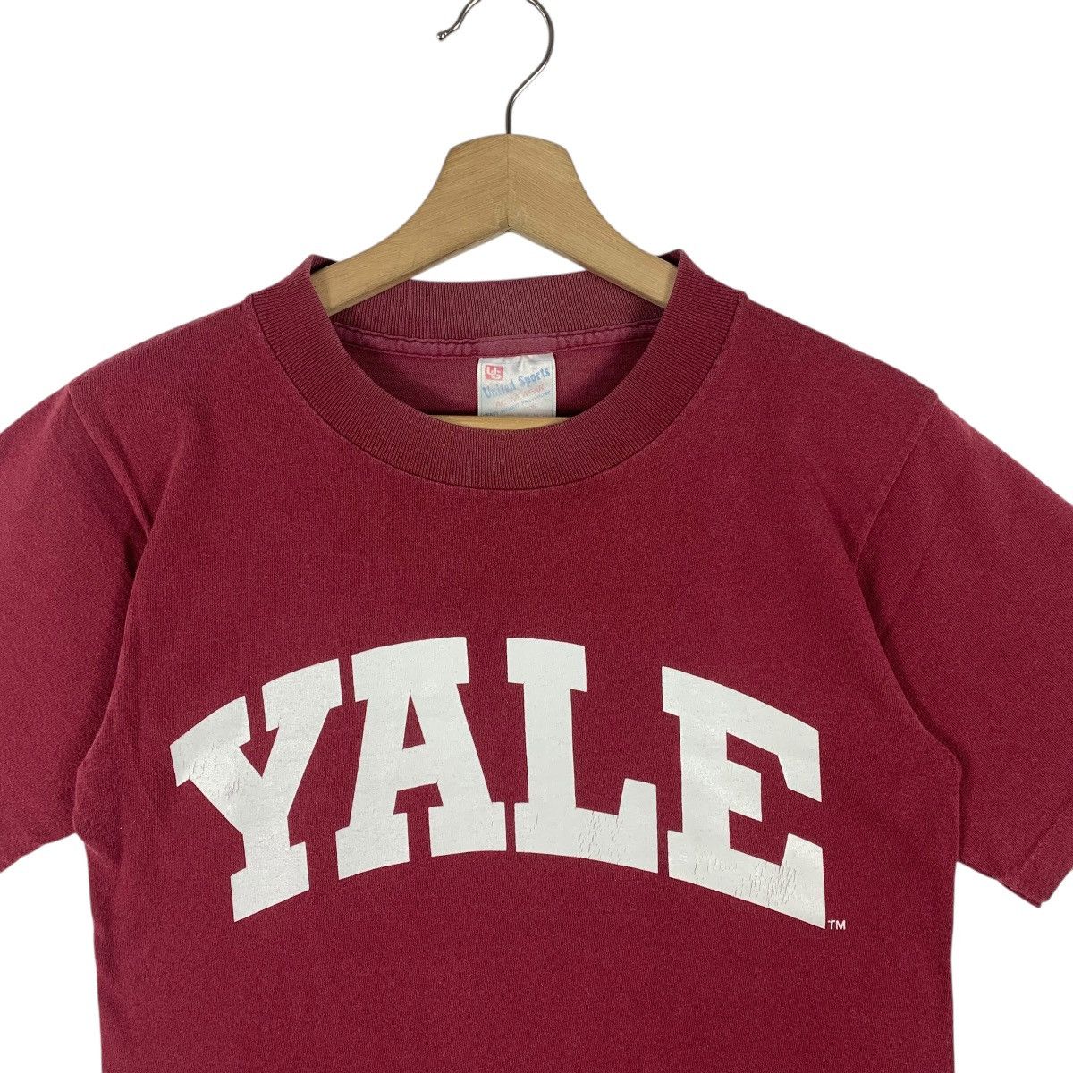 Vintage Vintage 90s YALE University Big spellout maroon colour tee Size US S / EU 44-46 / 1 - 2 Thumbnail