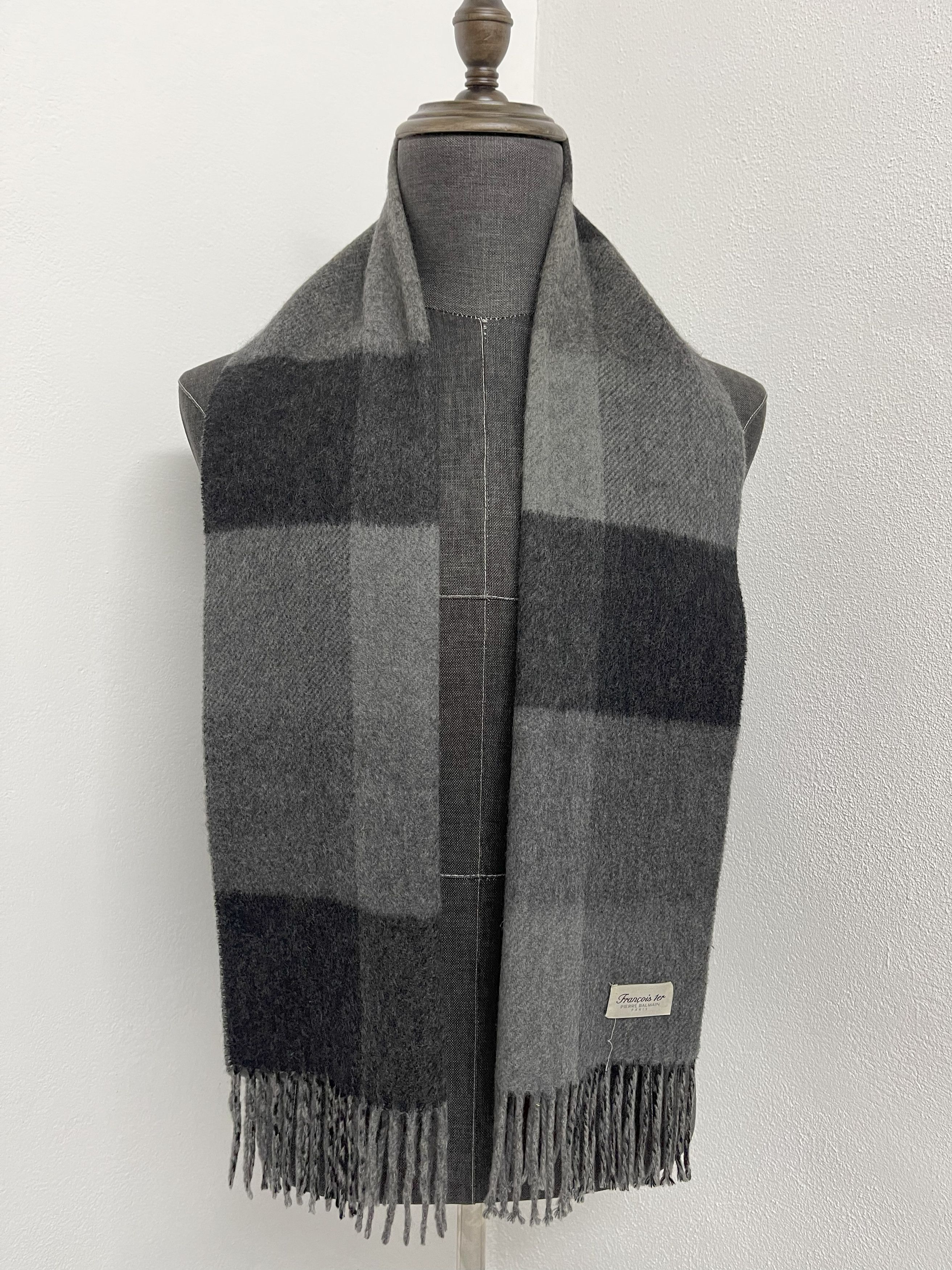 Pierre Balmain Vintage Pierre Blamain Scarf / Muffler - 6051 Size ONE SIZE - 3 Thumbnail
