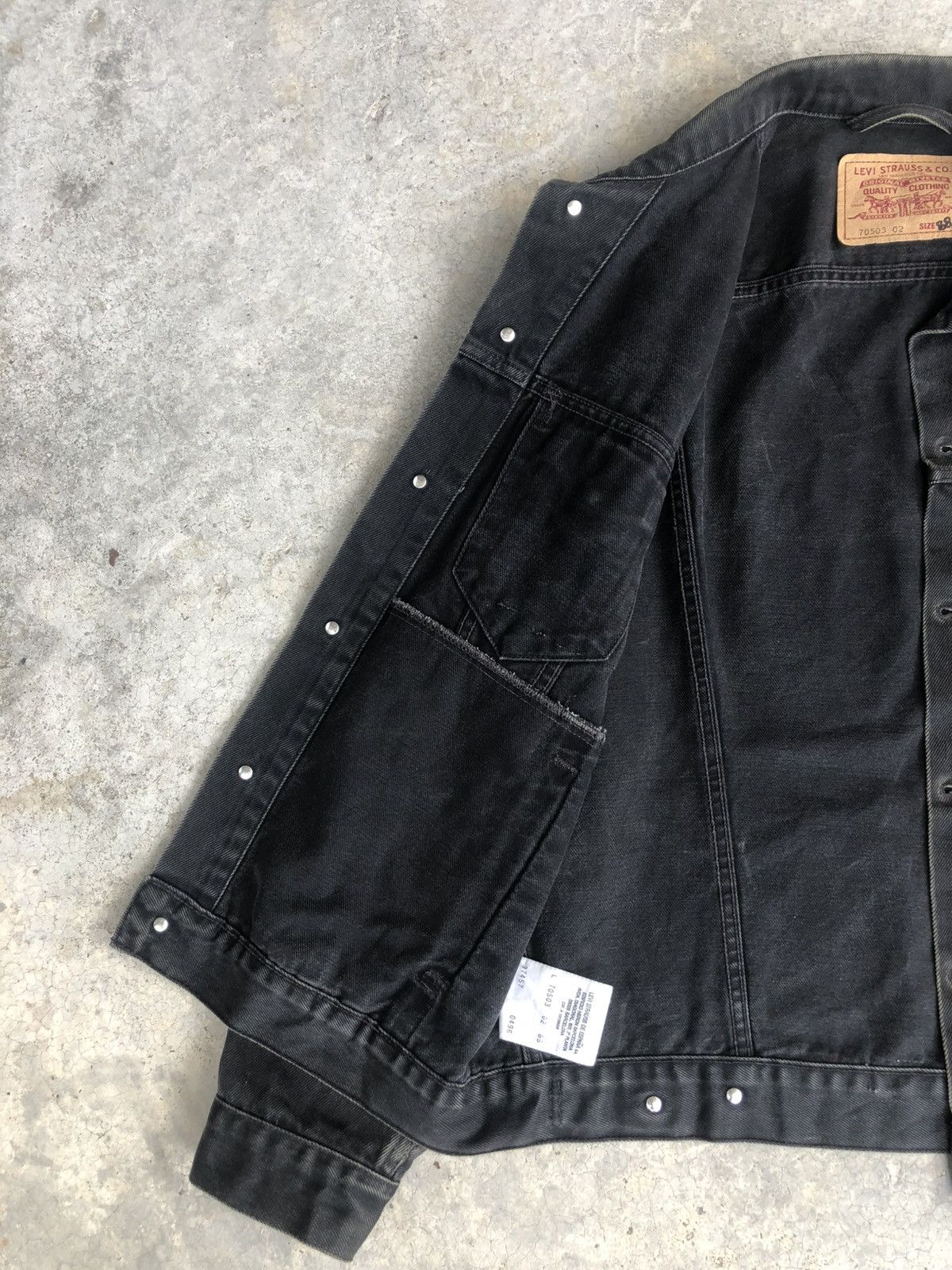 Levi's Vintage Levi’s Denim Jacket Distressed Size US L / EU 52-54 / 3 - 11 Thumbnail