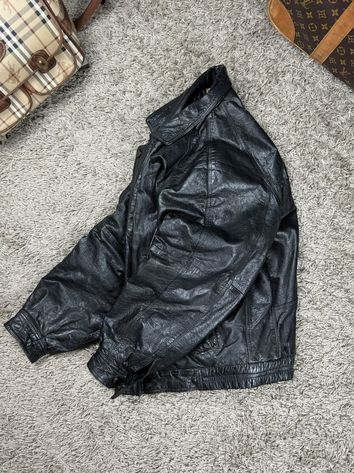 Vintage Vintage leather bomber jacket 90s original retro casual item Size US XL / EU 56 / 4 - 1 Thumbnail