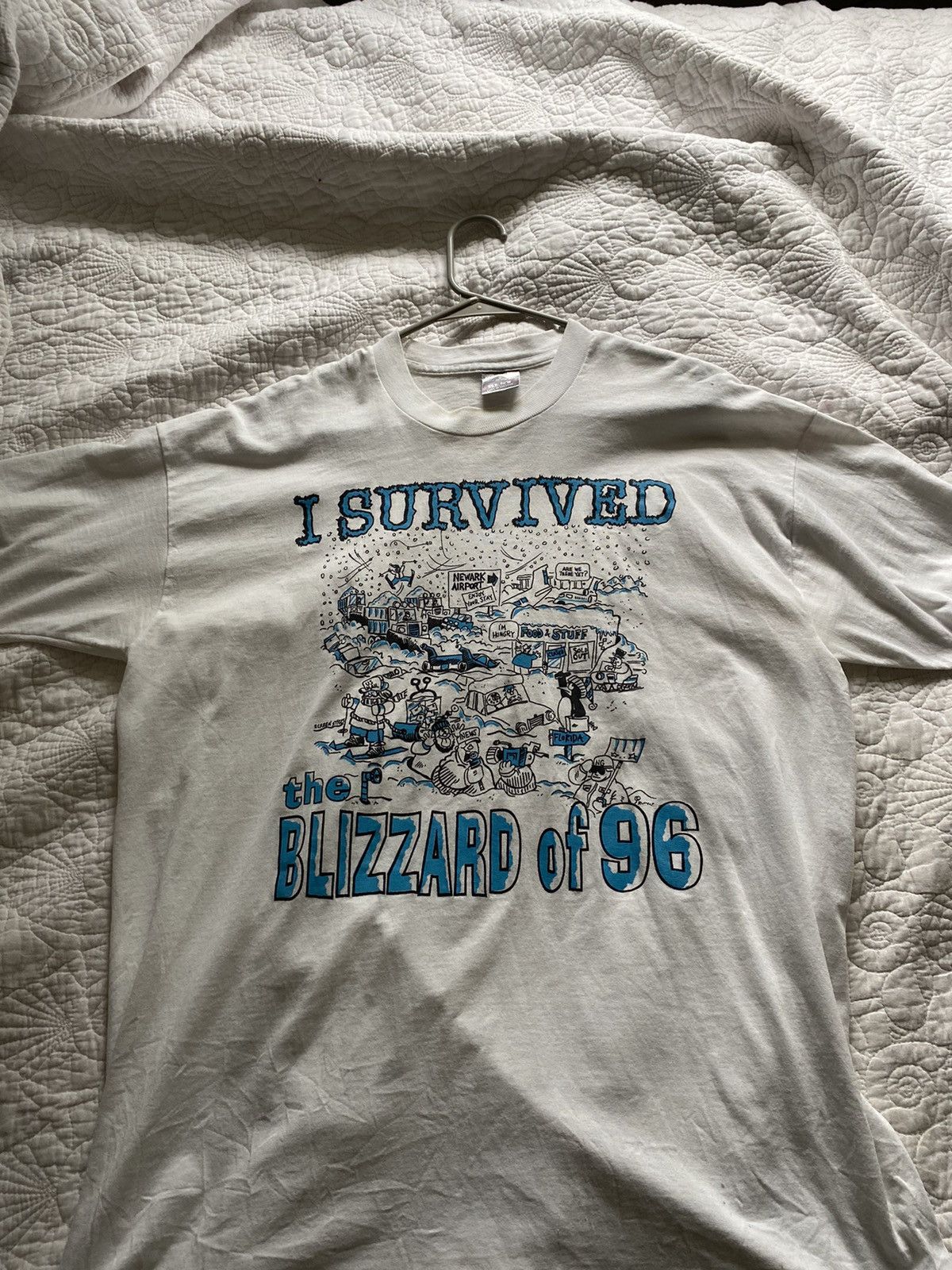Vintage I survived the blizzard of 96 Size US XL / EU 56 / 4 - 1 Thumbnail