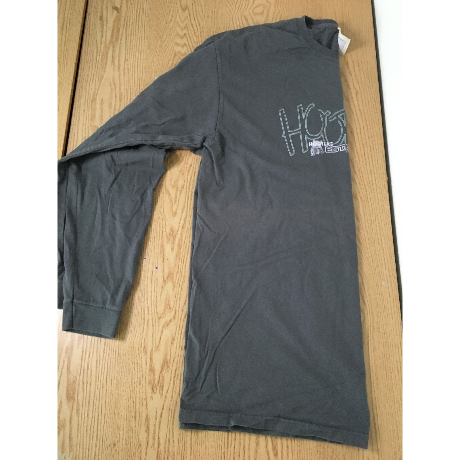Other New Mens Vintage Hooters Long Sleeve T-shirt Embroidered XL Size US XL / EU 56 / 4 - 5 Thumbnail