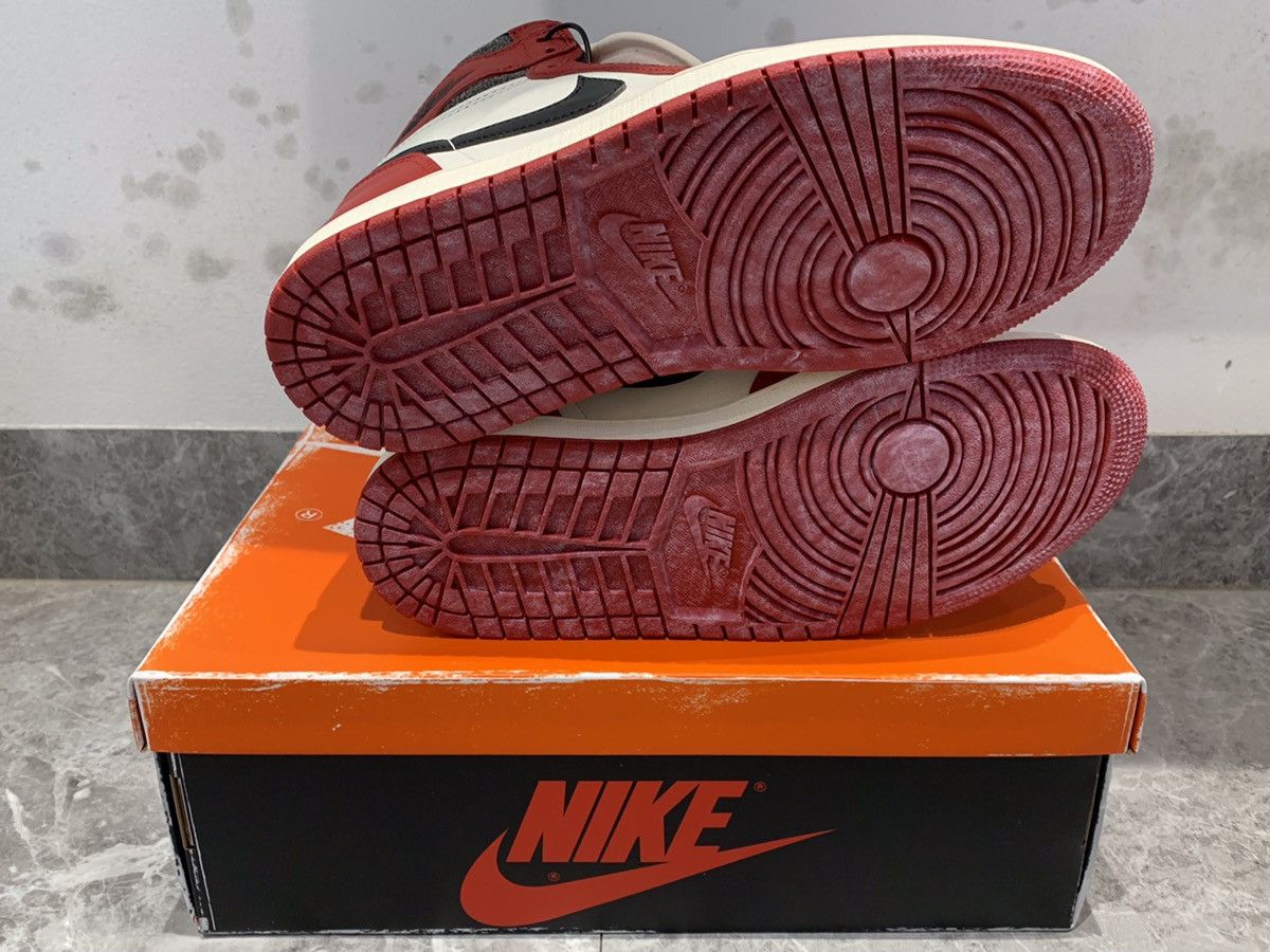 Jordan Brand Air Jordan 1 Retro High OG Chicago Lost and Found Size US 8.5 / EU 41-42 - 7 Thumbnail