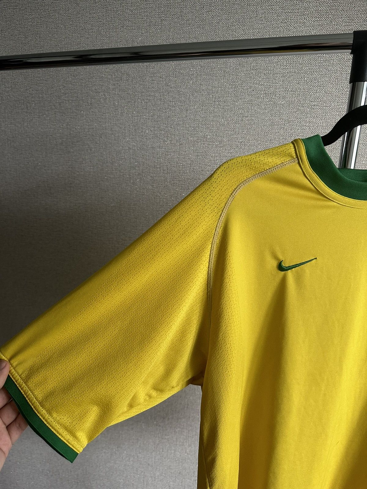 Nike 2000 Nike Brazil Vintage Home Soccer Jersey Size US L / EU 52-54 / 3 - 2 Thumbnail