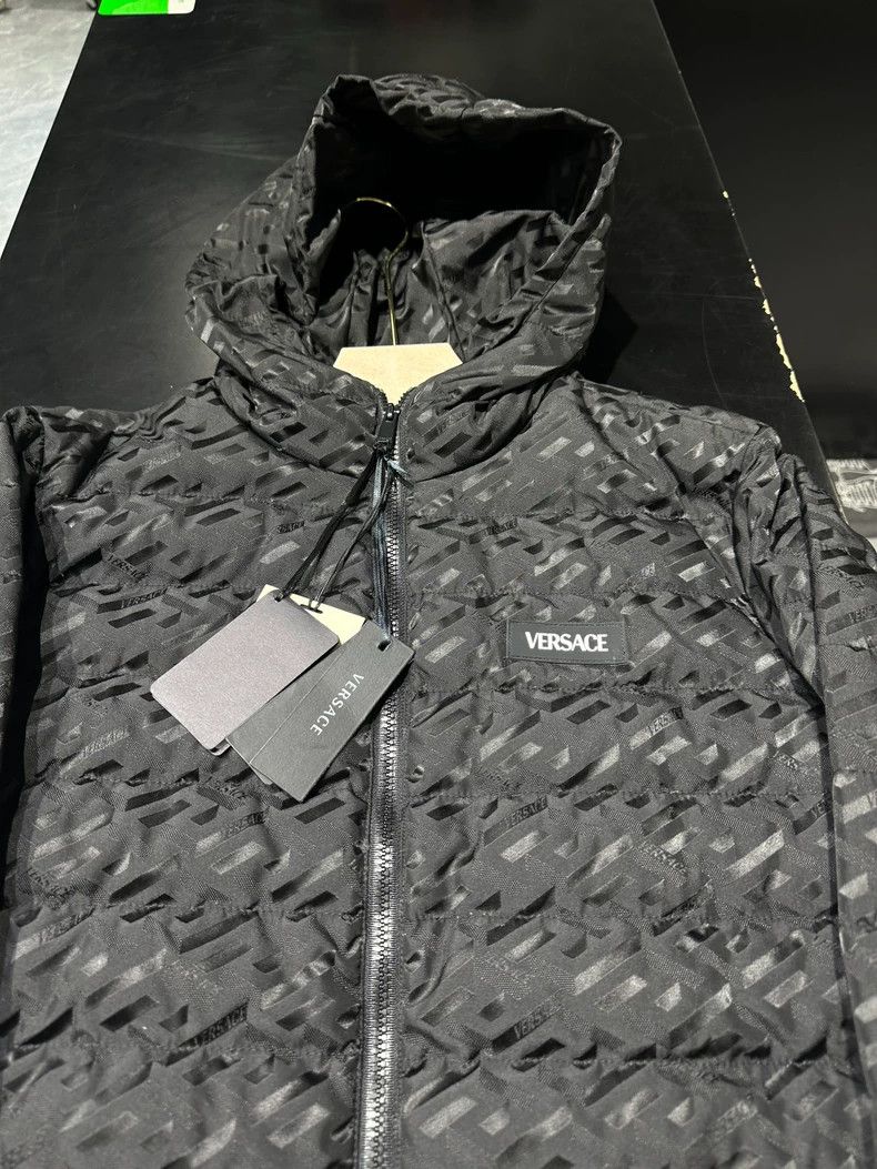 Versace Versace Down jacket with dark patterns full of logo patter Size US L / EU 52-54 / 3 - 3 Thumbnail