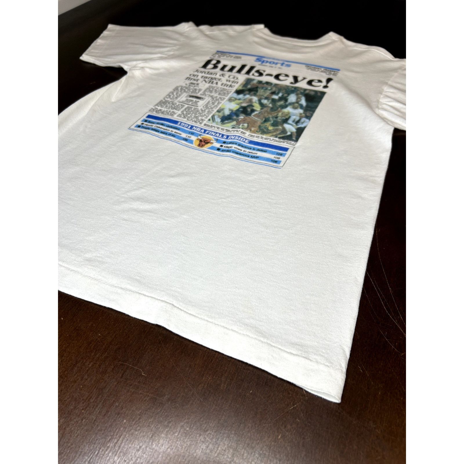 NBA '91 NBA Chicago Bulls Michael Jordan Newspaper Print T Shirt Size US L / EU 52-54 / 3 - 11 Thumbnail