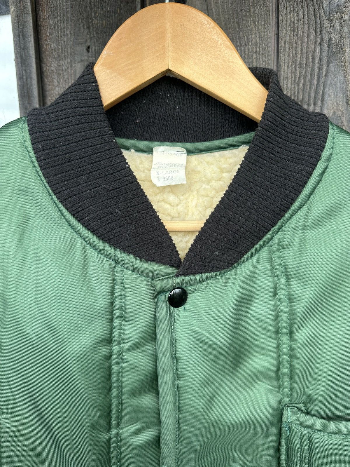 Vintage 1970s vintage Green Padded Vest made in USA Size US L / EU 52-54 / 3 - 3 Thumbnail