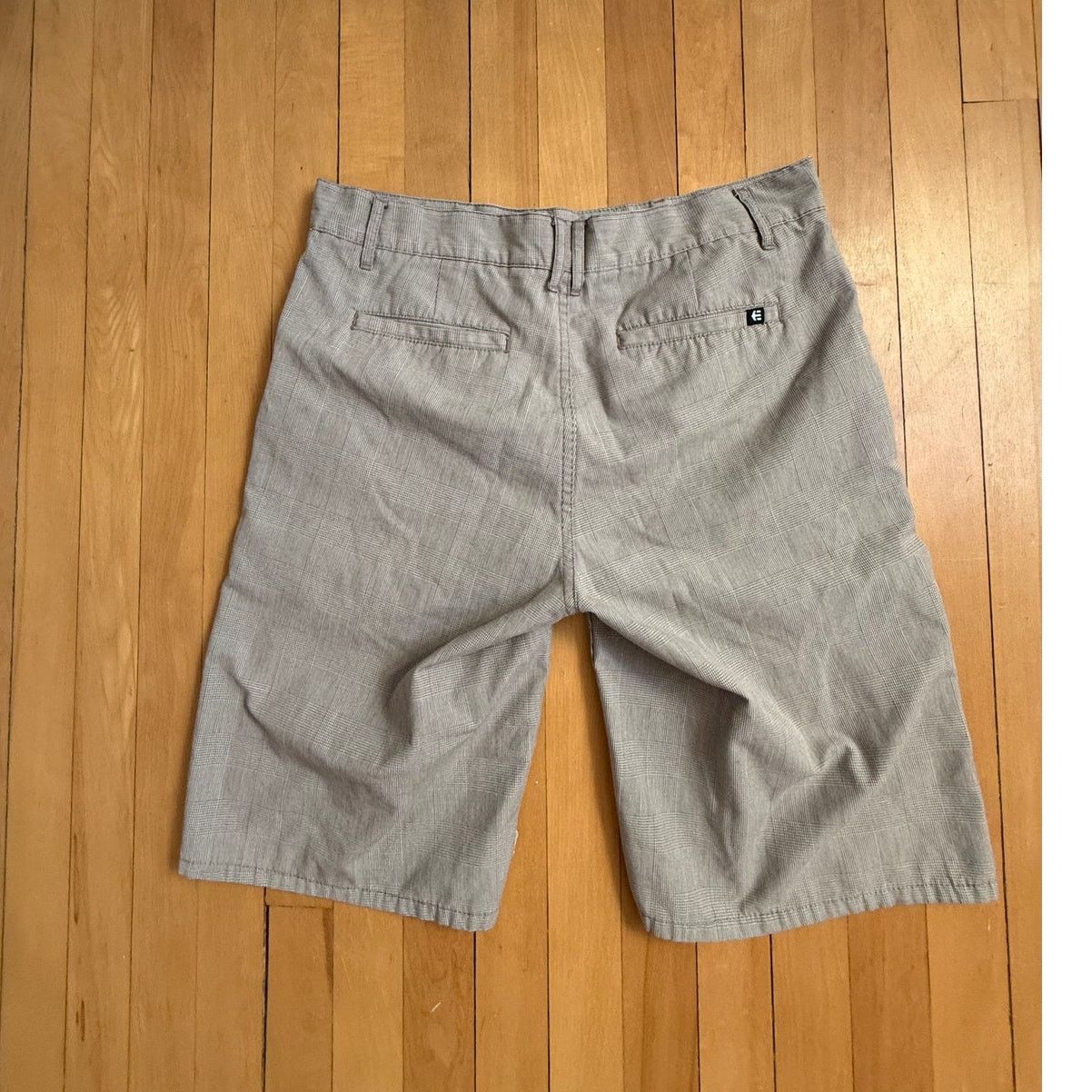Etnies Vintage Etnies Skater Shorts Sz 32 Grey Check Plaid Y2K Size US 32 / EU 48 - 4 Thumbnail