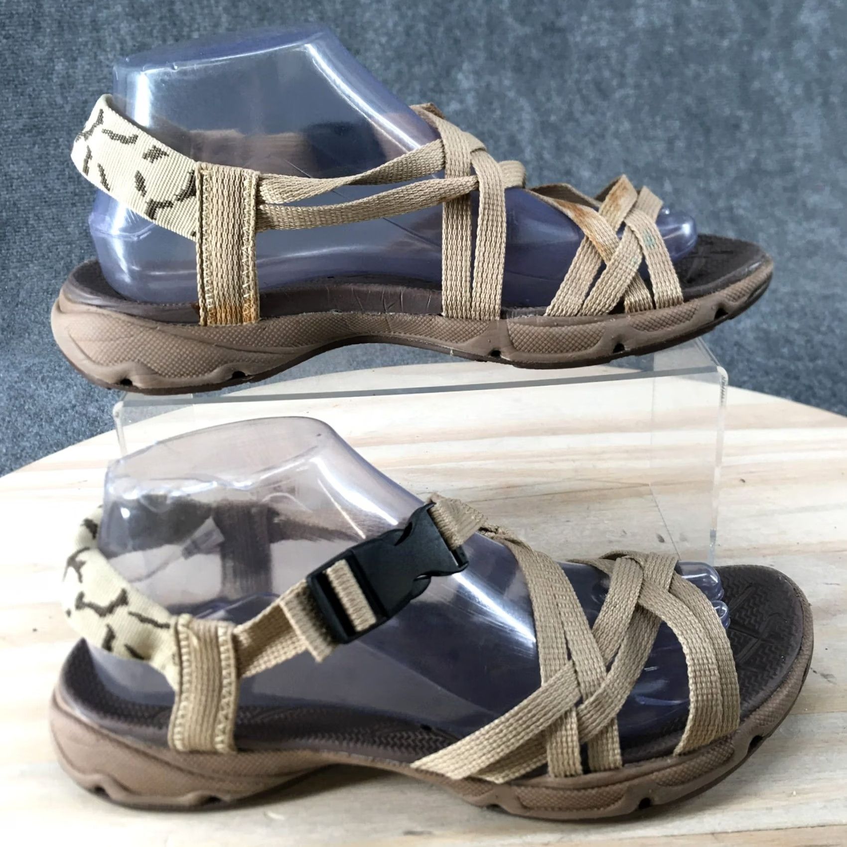Vintage Khombu Sandals Womens 7.5 Ankle Straps Beige Faux Leather Hook & Loop Casual Sandals Womens 7.5 Beige Strappy Size US 8 / IT 38 - 2 Thumbnail