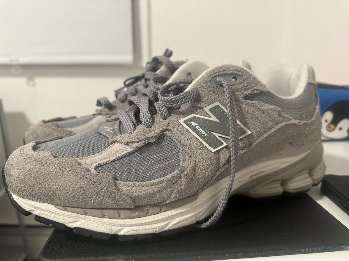 New Balance New Balance 2002R Protection Pack Grey Size US 8.5 / EU 41-42 - 5 Thumbnail