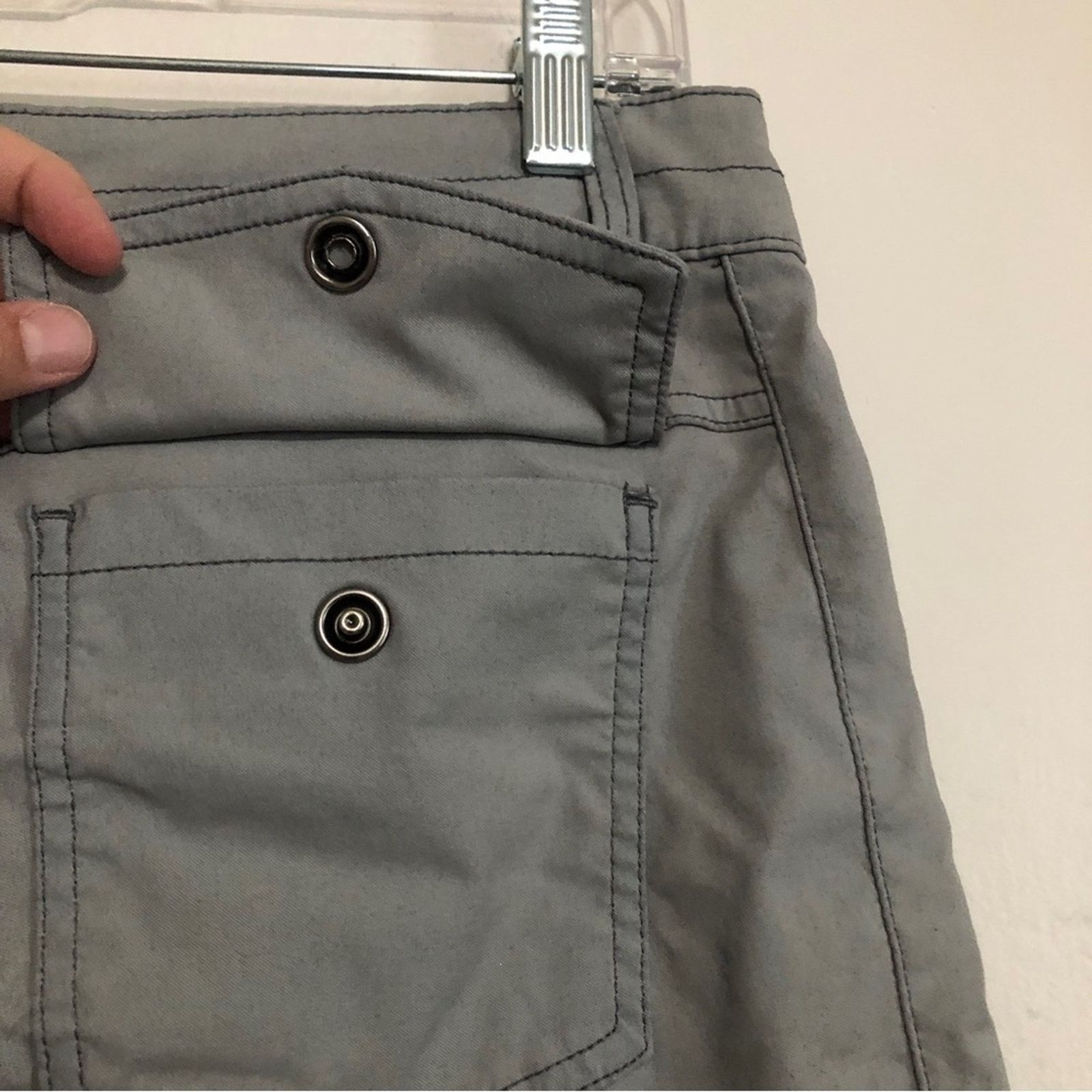 Prana Prana Nylon Charcoal Gray Water Repellant Cargo Capri Pants Size 34" / US 12 / IT 48 - 8 Thumbnail