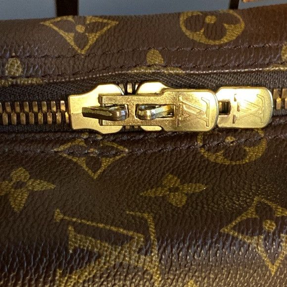 Louis Vuitton Louis Vuitton Sirius 45 Soft Suitcase in Monogram Canvas Size ONE SIZE - 4 Thumbnail