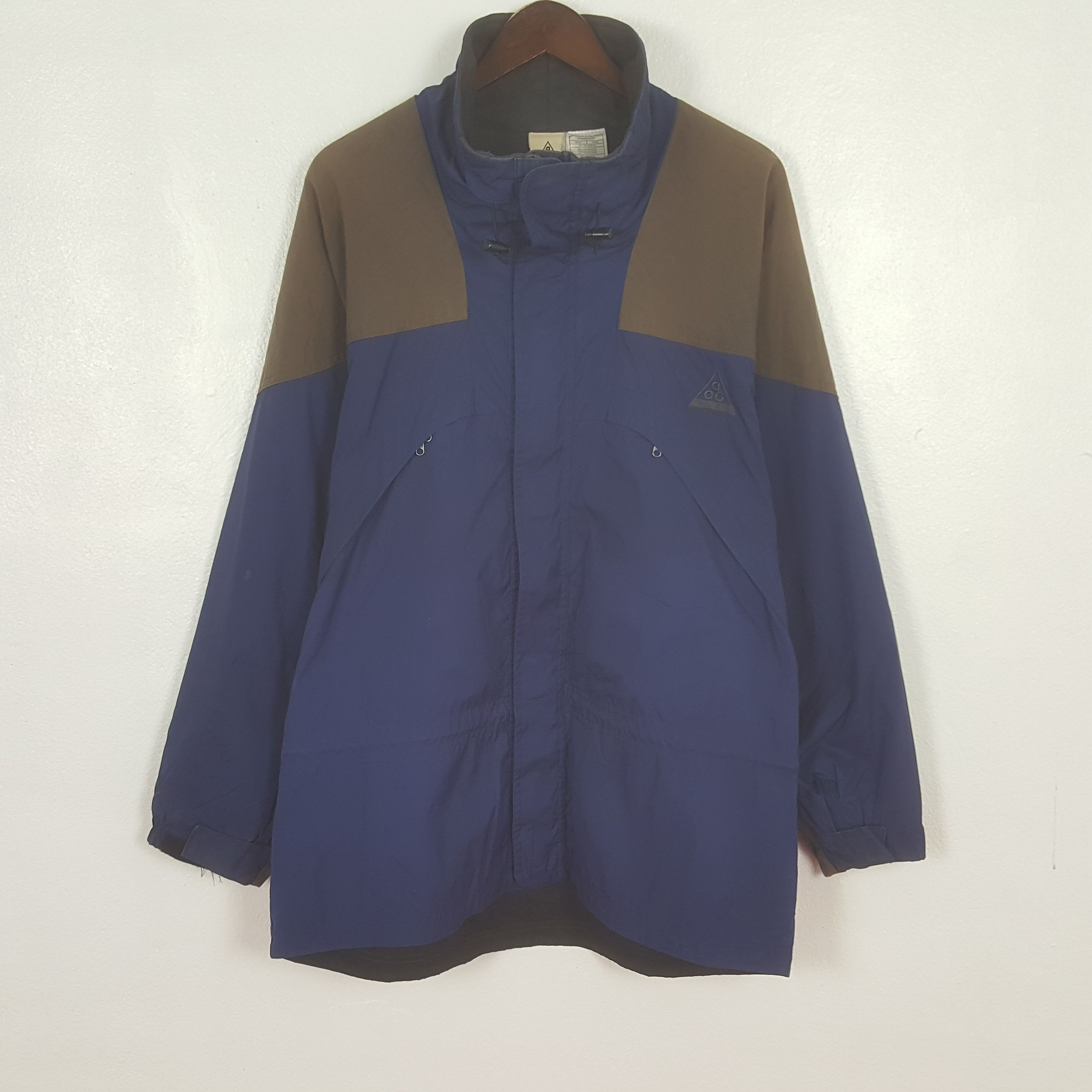 Nike ACG Vintage Nike ACG Windbreaker Sport Jacket Size US L / EU 52-54 / 3 - 1 Thumbnail