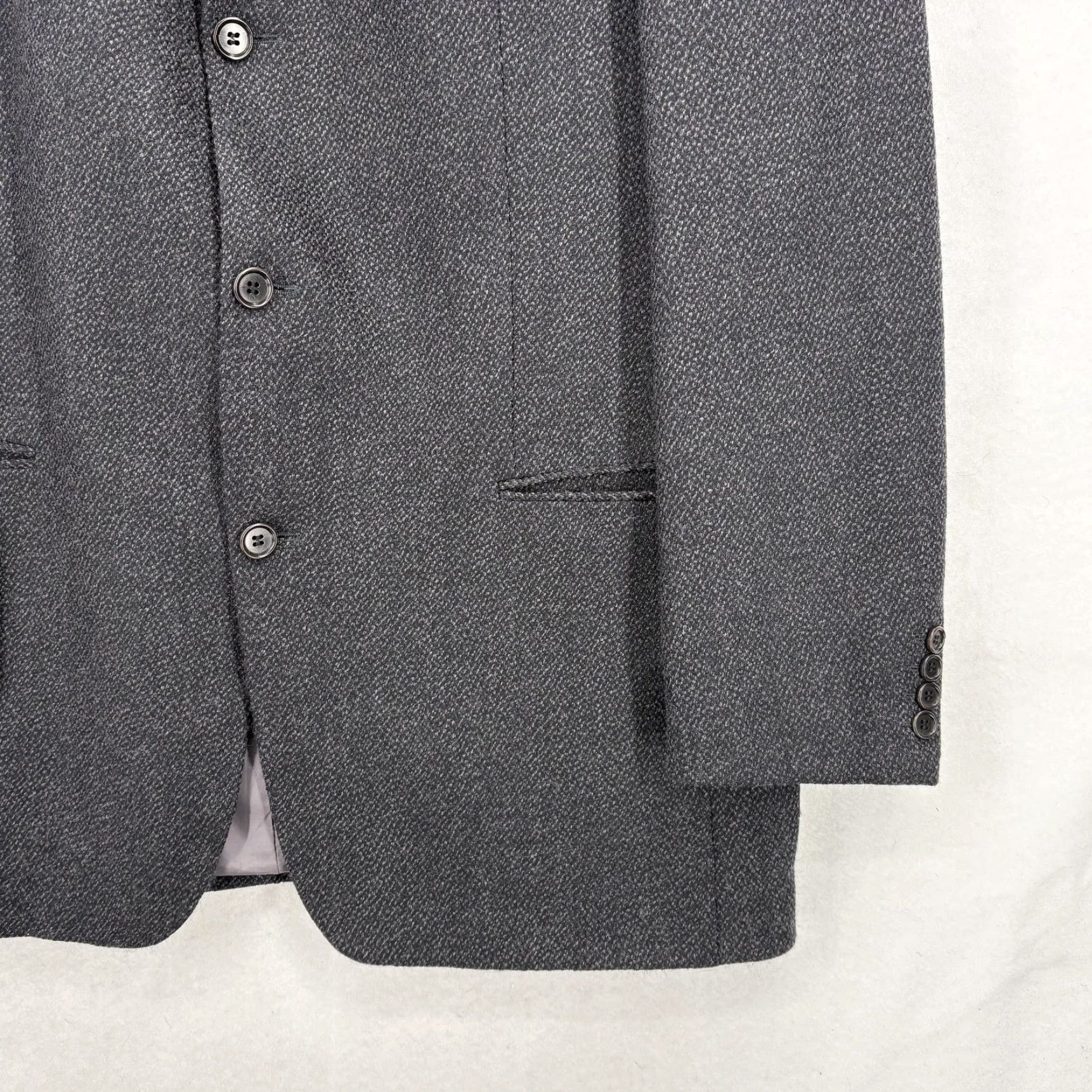 Hugo Boss VINTAGE Hugo Boss Blazer Mens 42R Gray Herringbone Cashmere Wool Blend Sport Coat USA Size 42R - 3 Thumbnail