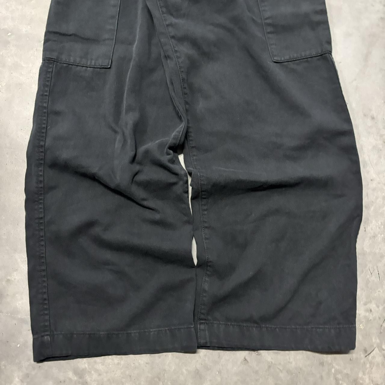 Japanese Brand × Vintage Crazy Vintage Y2K/2000s Black Skater Cargo Pants! Size US 27 - 5 Thumbnail