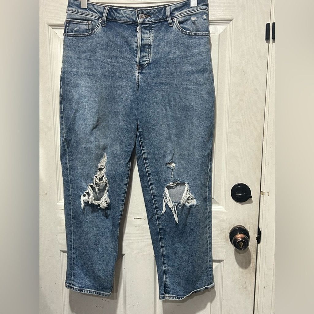 Express Express blue boyfriend jeans w distressed details. Size: 10 Size 32" / US 10 / IT 46 - 1 Thumbnail