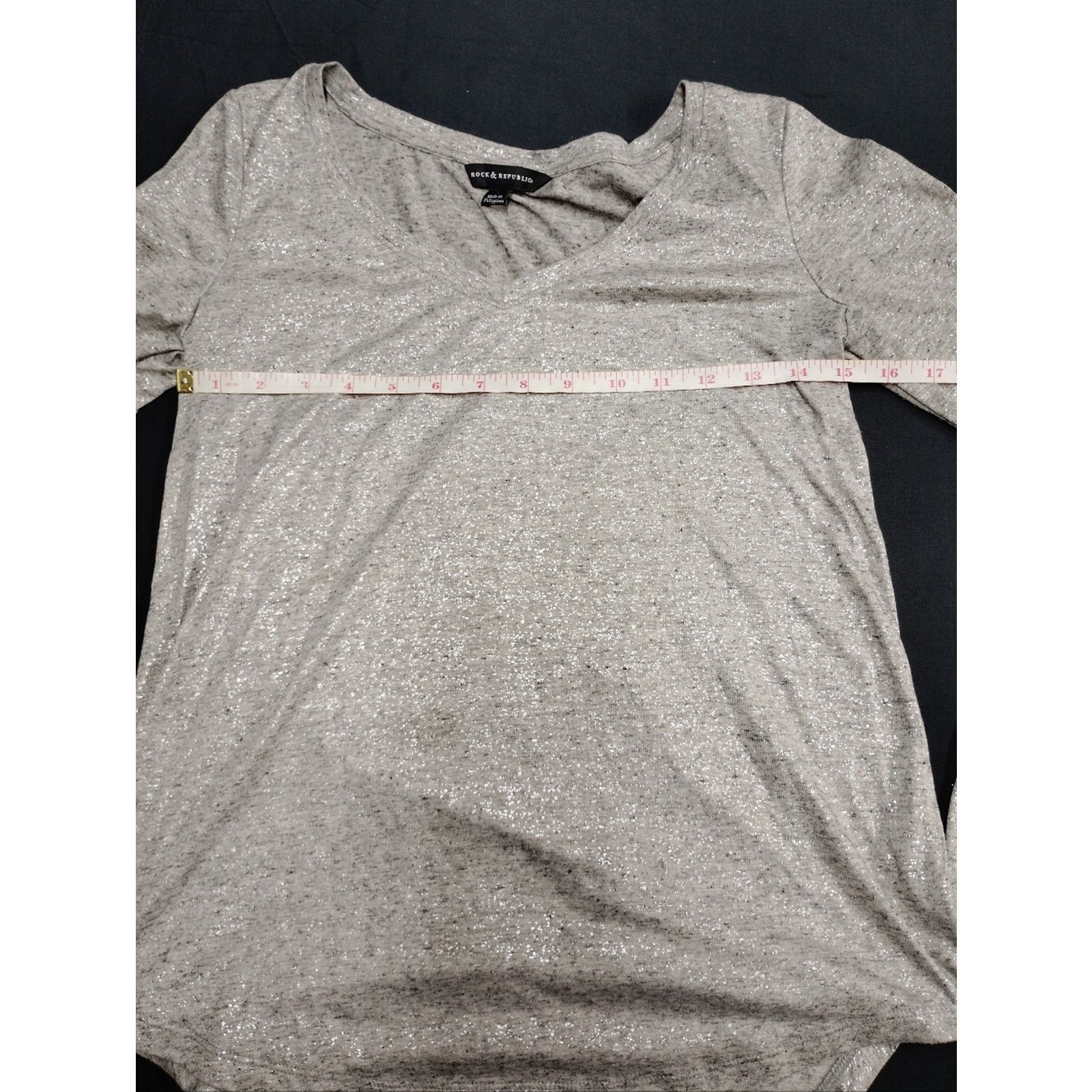 Rock & Republic Rock & Republic Metallic Silver V-Neck Long Sleeve Top Size S / US 4 / IT 40 - 4 Thumbnail