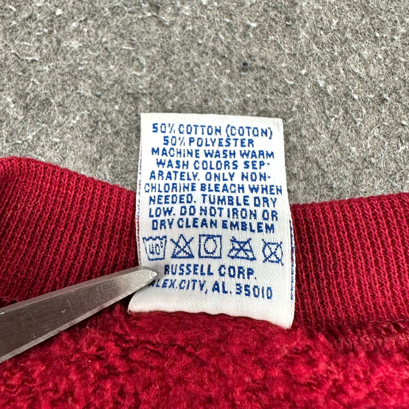 Russell Athletic VINTAGE Russell Sweatshirt Mens L Red Pullover 1/2 Zip Cotton 90s Seattle Reign Sweatshirt Size US L / EU 52-54 / 3 - 5 Thumbnail