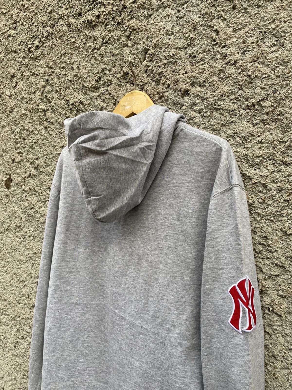 MLB New York Yankees Big Logo Hoodie Size US L / EU 52-54 / 3 - 11 Thumbnail