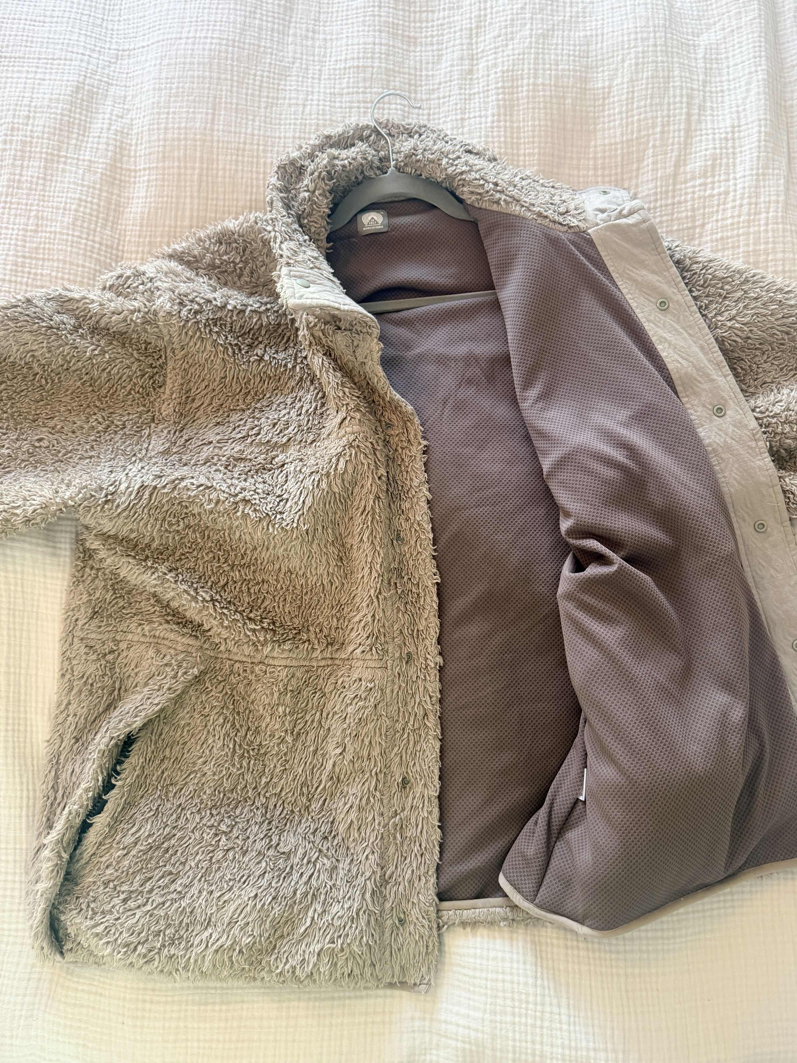 18 East LOOP RD SNAP FRONT JACKET - FADED ALMOND DEEP PILE FLEECE Size US XL / EU 56 / 4 - 5 Thumbnail