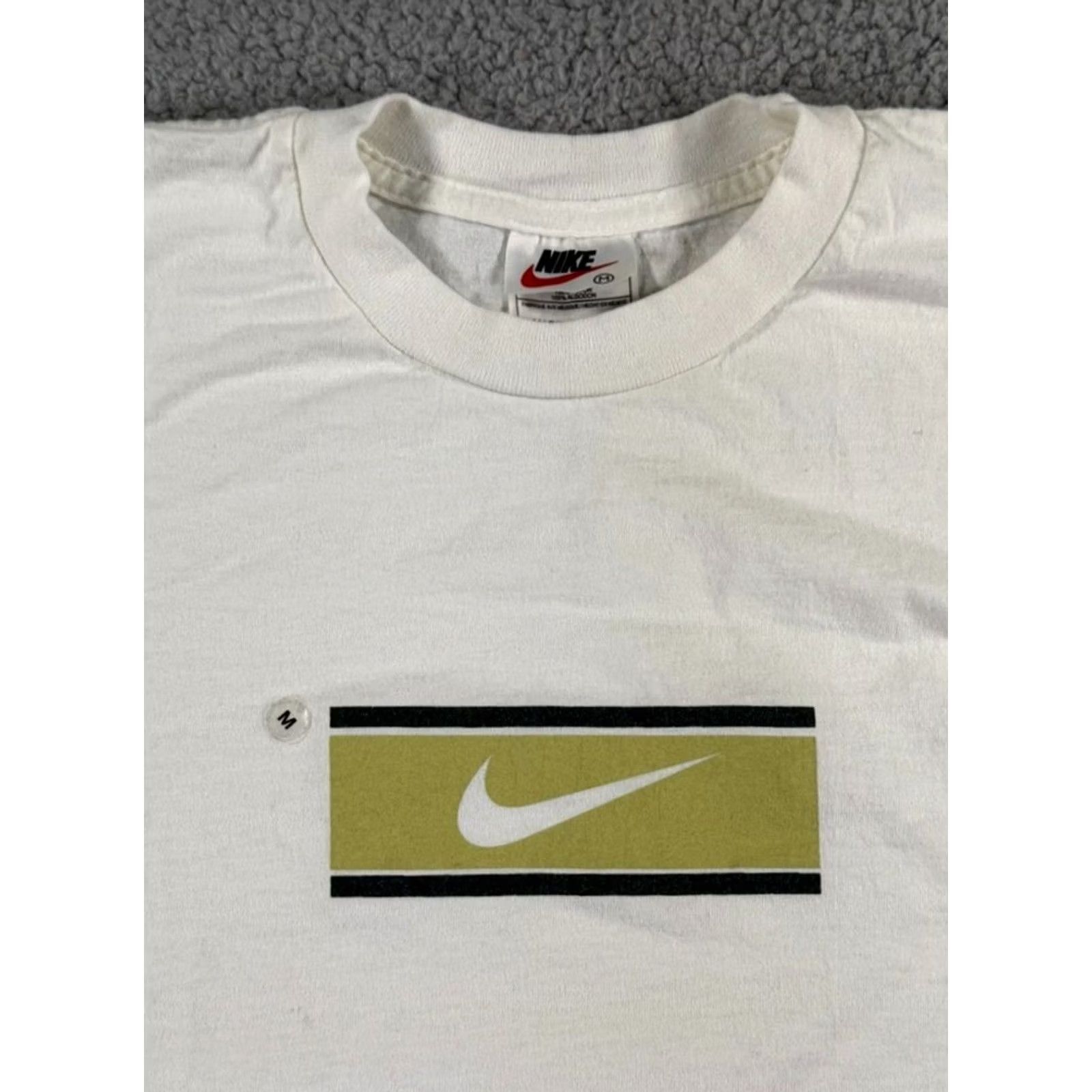 Nike VINTAGE Nike T Shirt Mens Medium White Center Swoosh Box Short Sleeve Pullover Size US M / EU 48-50 / 2 - 2 Thumbnail