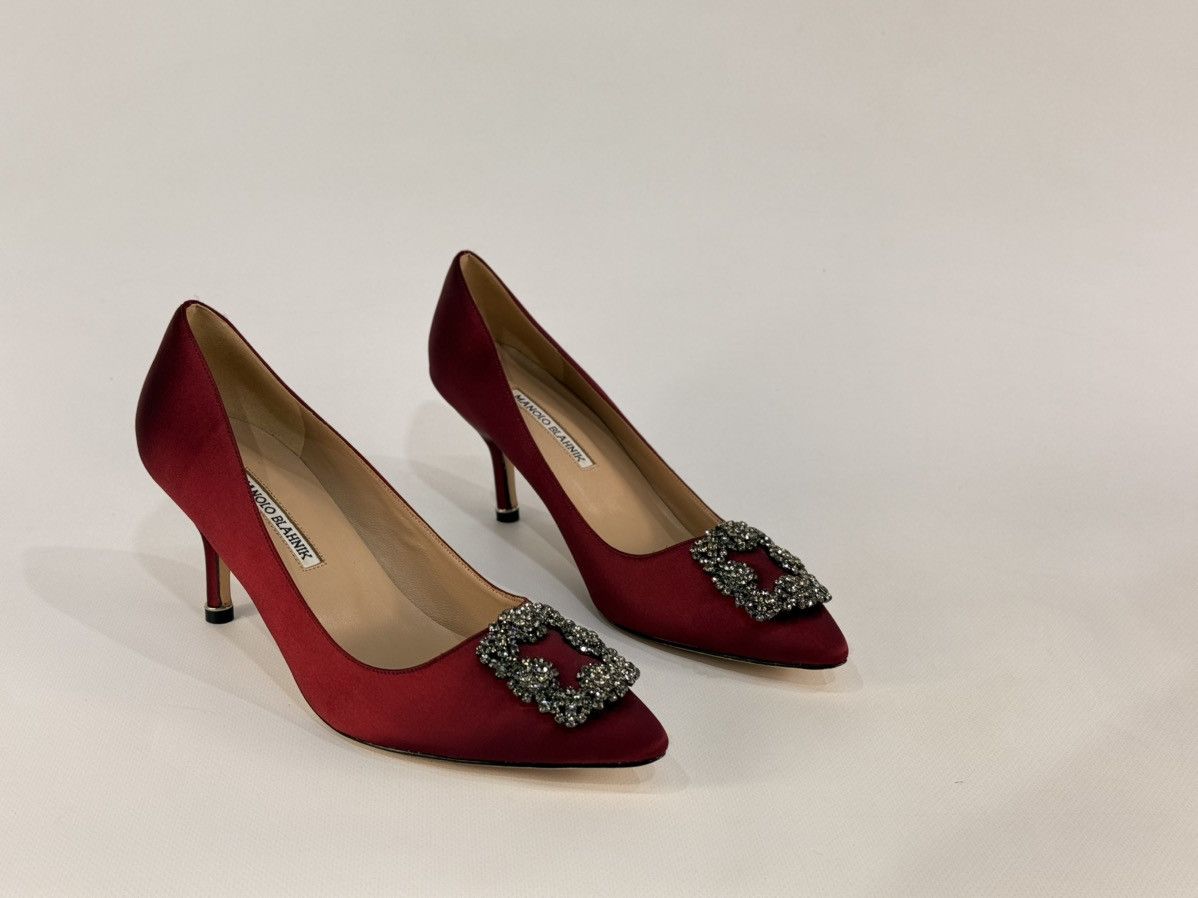Manolo Blahnik Manolo Blahnik Hangisi 70 Burgundy Satin Pumps Size 39 Size US 9 / IT 39 - 2 Thumbnail