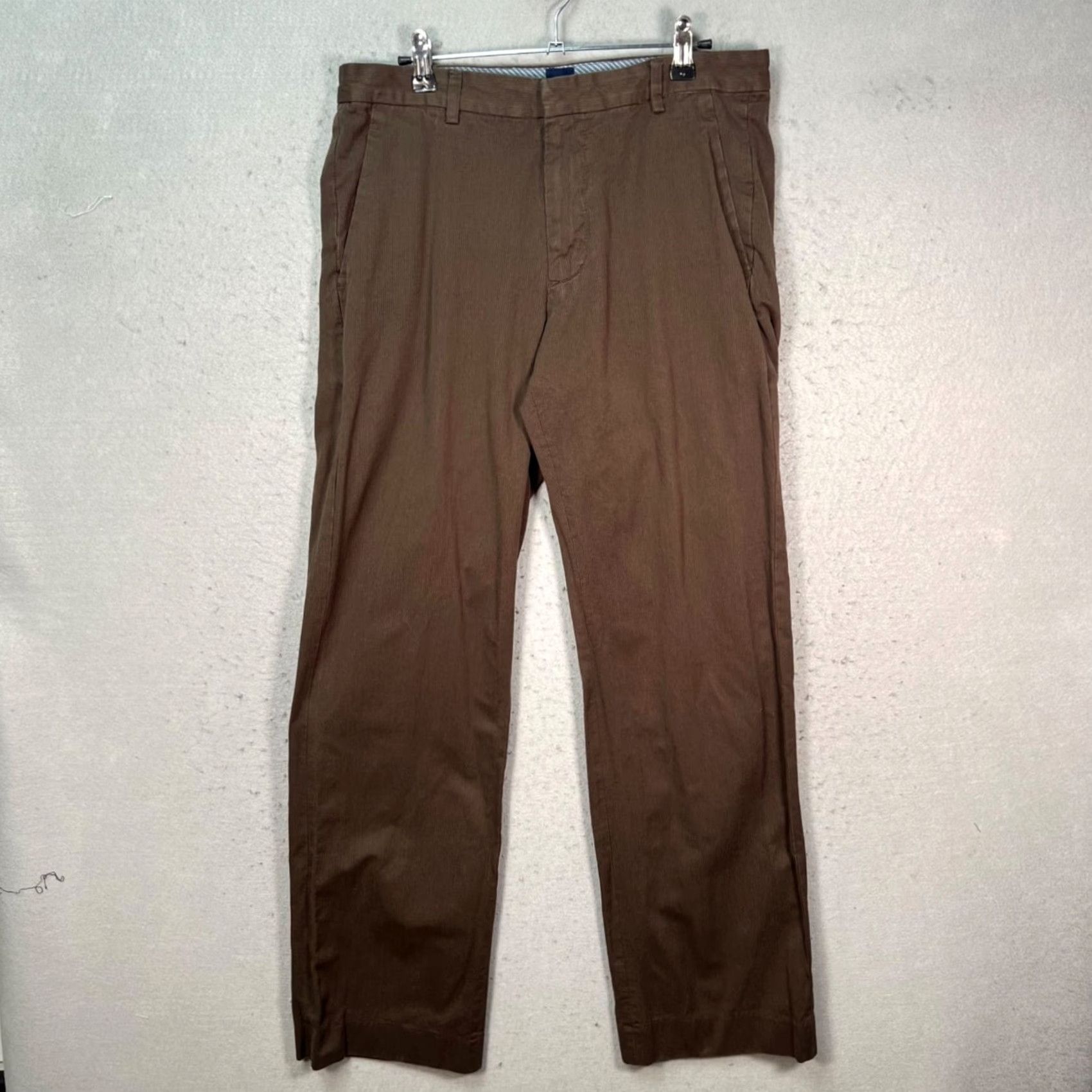 Gap Gap Mens Chino Pants 31x32 Brown Cotton Straight-Leg 1969 Vintage Preppy Mens Regular Waist 31 Inseam 32 Front Flat Front Size US 31 - 2 Thumbnail