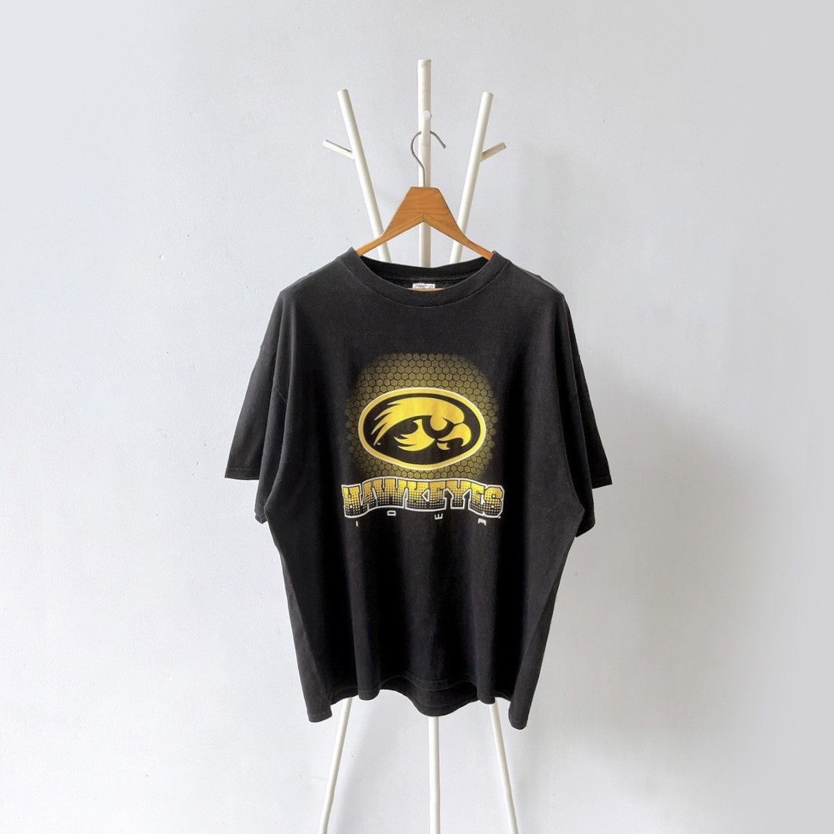 Vintage 90s University of IOWA Hawkeyes t-shirt/ XL Size US XL / EU 56 / 4 - 1 Thumbnail