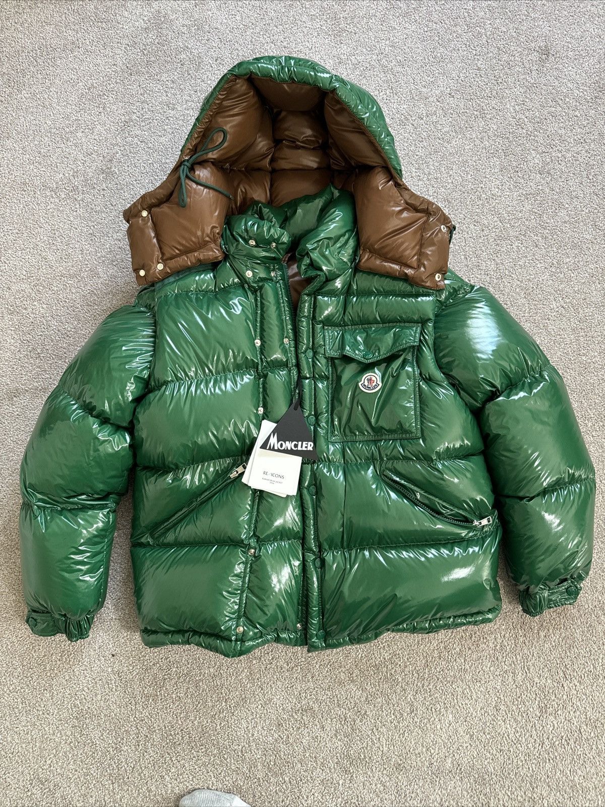 image of Moncler Karakorum Ripstop Short Down Jacket in Green, Men's (Size Medium)