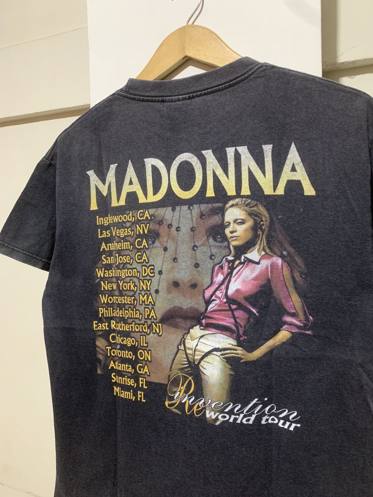 Band Tees VINTAGE MADONNA ‘REINVENTION WORLD TOUR’ TEE Rap Tee Style Size US M / EU 48-50 / 2 - 9 Thumbnail