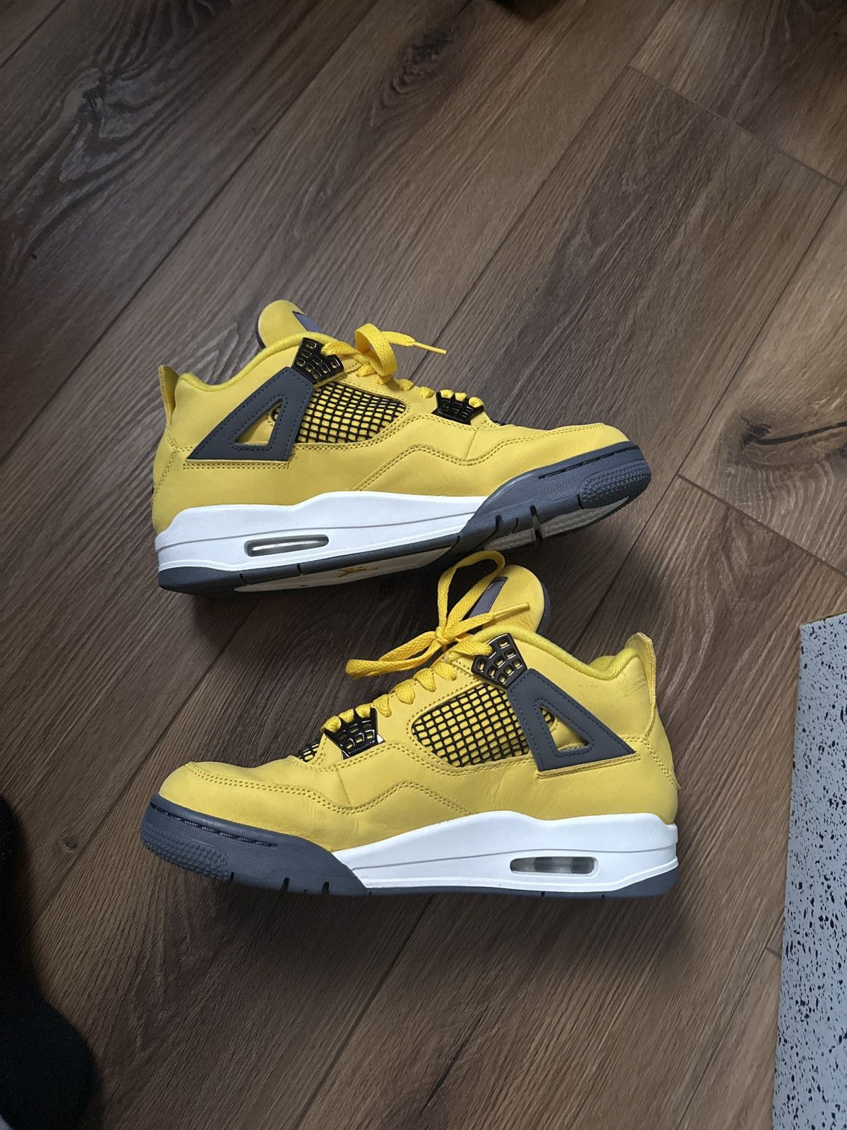 Nike Jordan 4 lighting Size US 9.5 / EU 42-43 - 2 Thumbnail