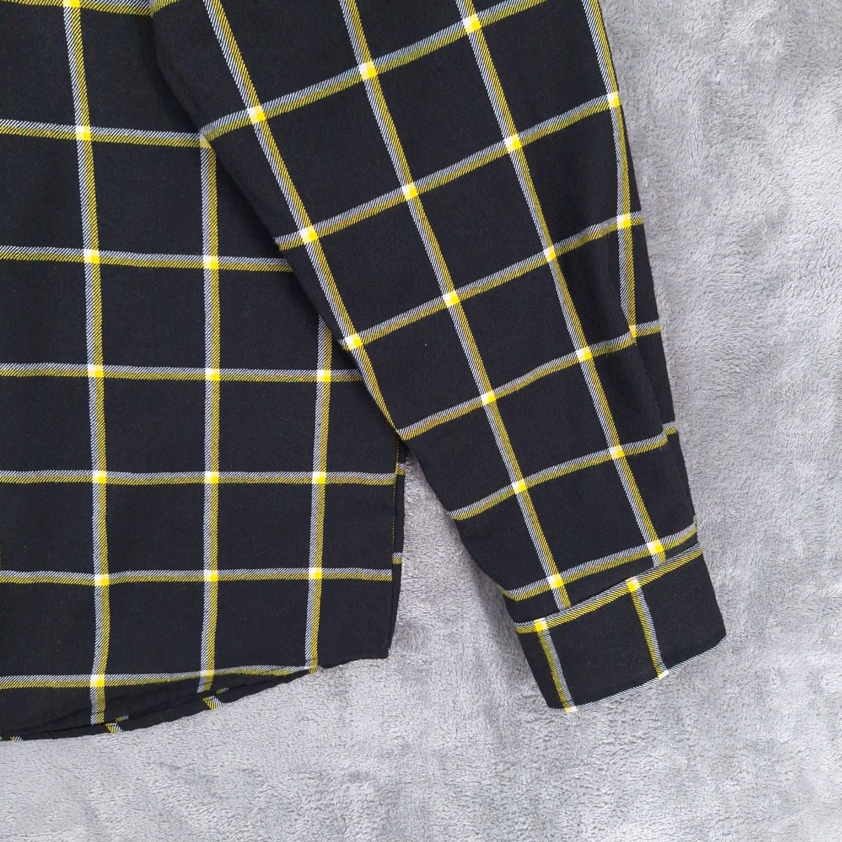 Vogue Dixxon Shirt Mens M Black Plaid Flannel Button-Up Long Sleeve Vogue Tyres Size US M / EU 48-50 / 2 - 3 Thumbnail