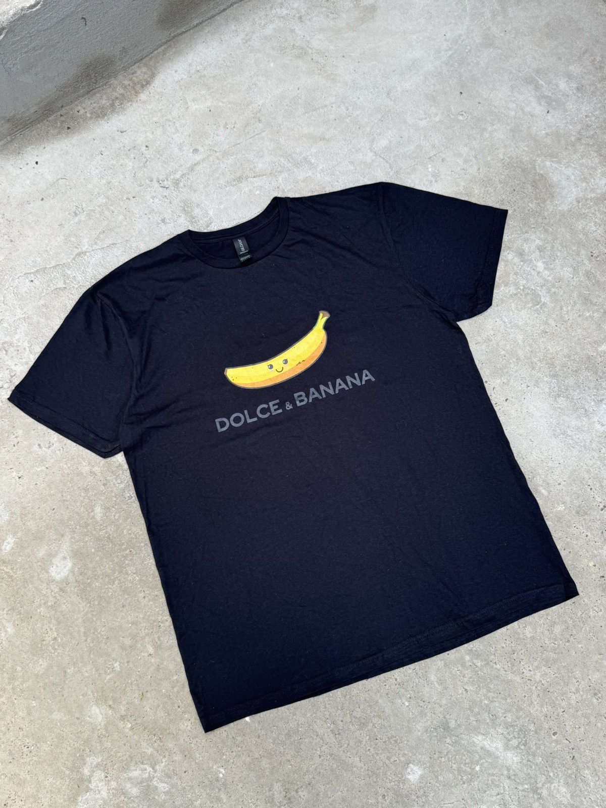 Designer VINTAGE DOLCE & BANNANA T-SHIRT Size US L / EU 52-54 / 3 - 5 Thumbnail