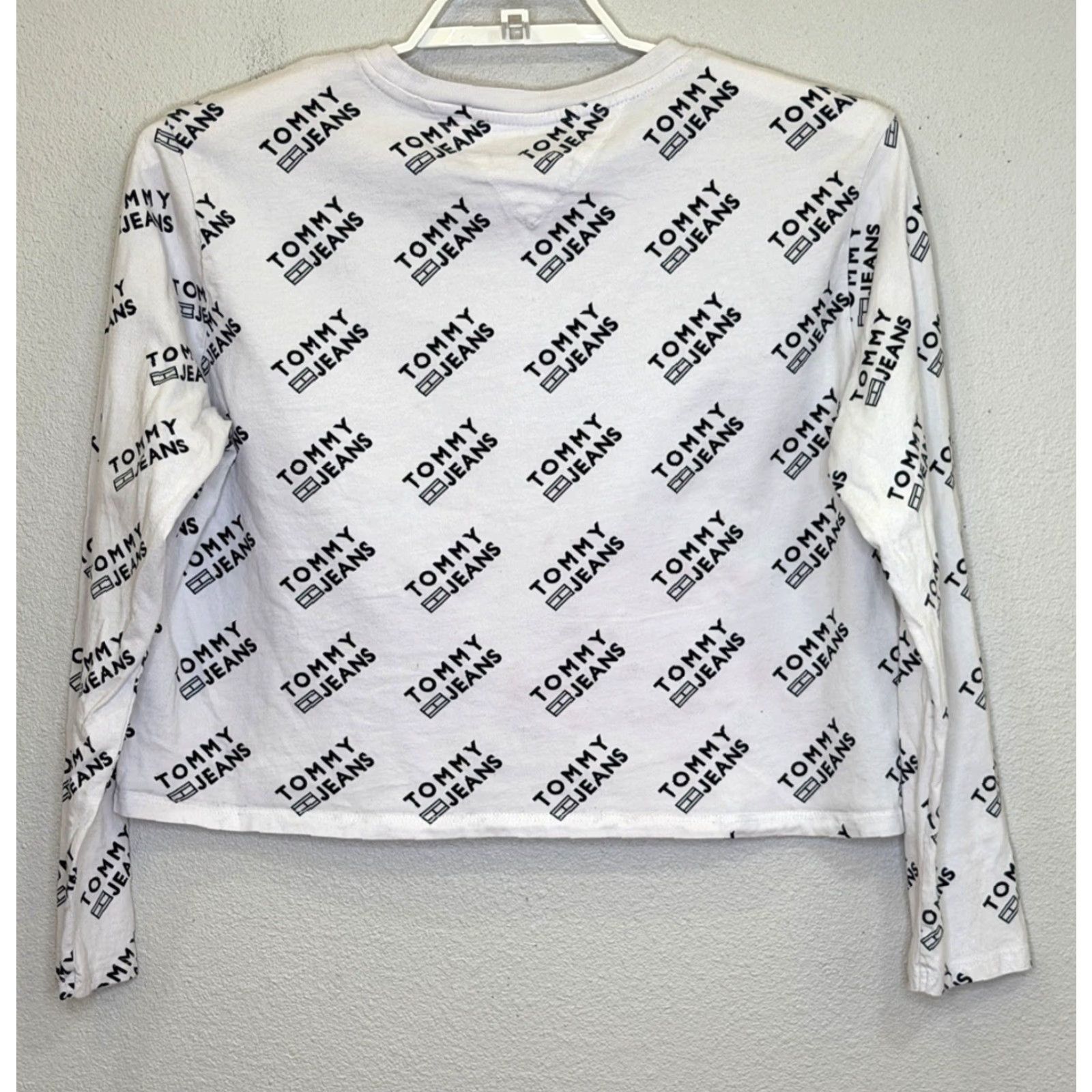 Tommy Hilfiger VINTAGE Tommy Jeans Y2K Crop T-Shirt Womens Large Long Sleeve Allover Spellout 100% Cotton Size L / US 10 / IT 46 - 5 Thumbnail