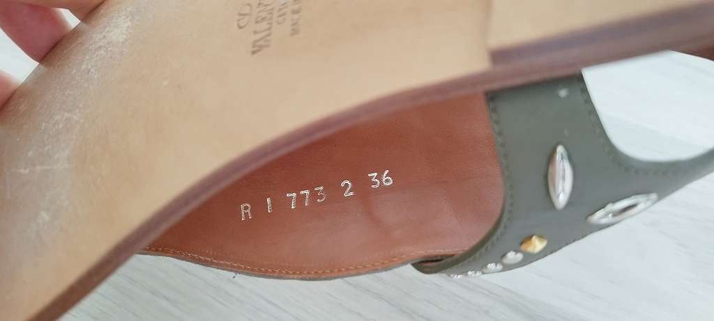 Valentino Valentino Garavani sandals EU 36 Size US 6 / IT 36 - 7 Thumbnail