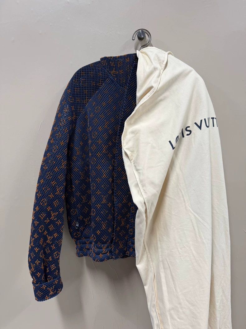 Louis Vuitton Louis Vuitton Gradient Mesh Logo Full Print Tunic Jacket Size US L / EU 52-54 / 3 - 1 Thumbnail